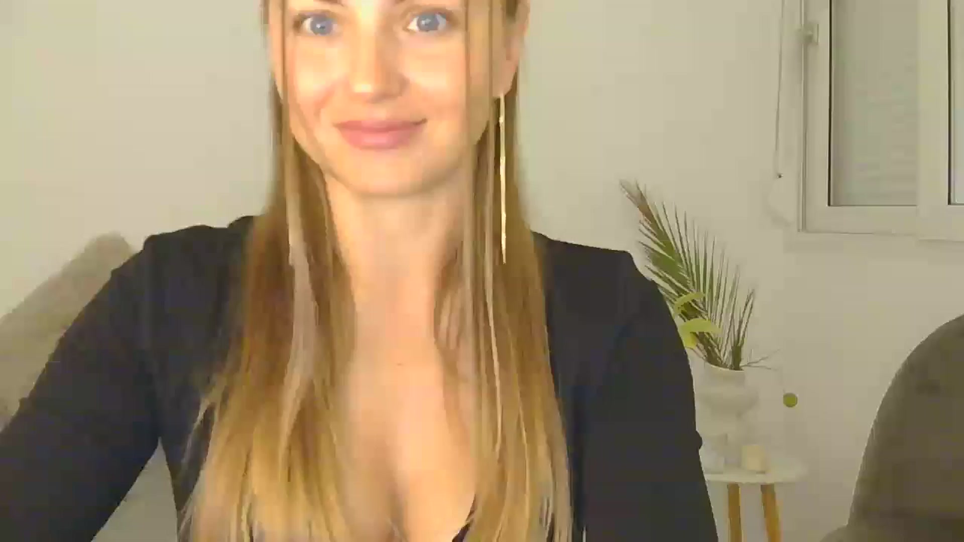 Gallery image thumbnail from AnotherLove4U's myfreecams stream on, 11/04/2024, 10:47 image 10 of 20
