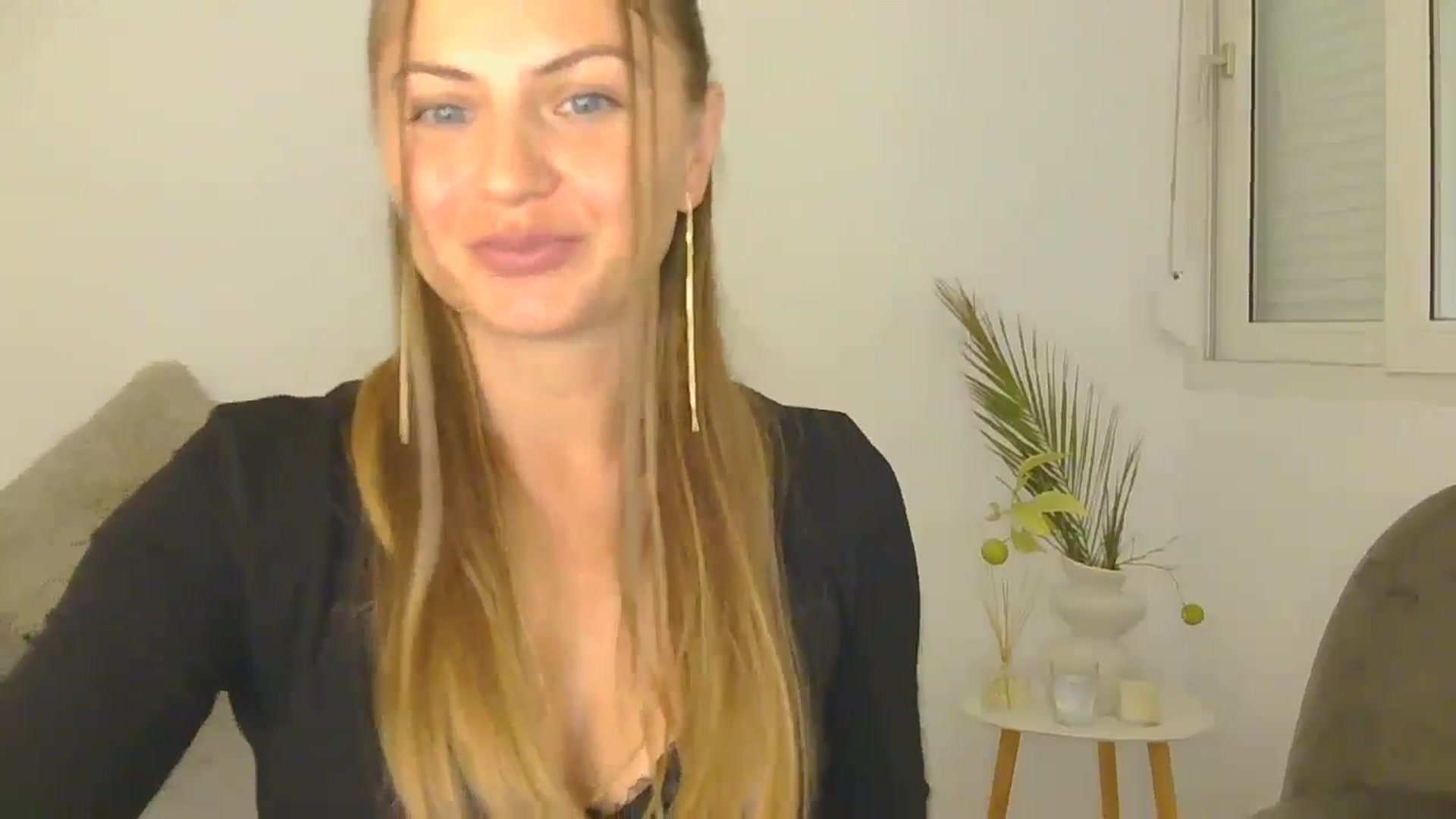 Gallery image thumbnail from AnotherLove4U's myfreecams stream on, 11/04/2024, 10:47 image 12 of 20