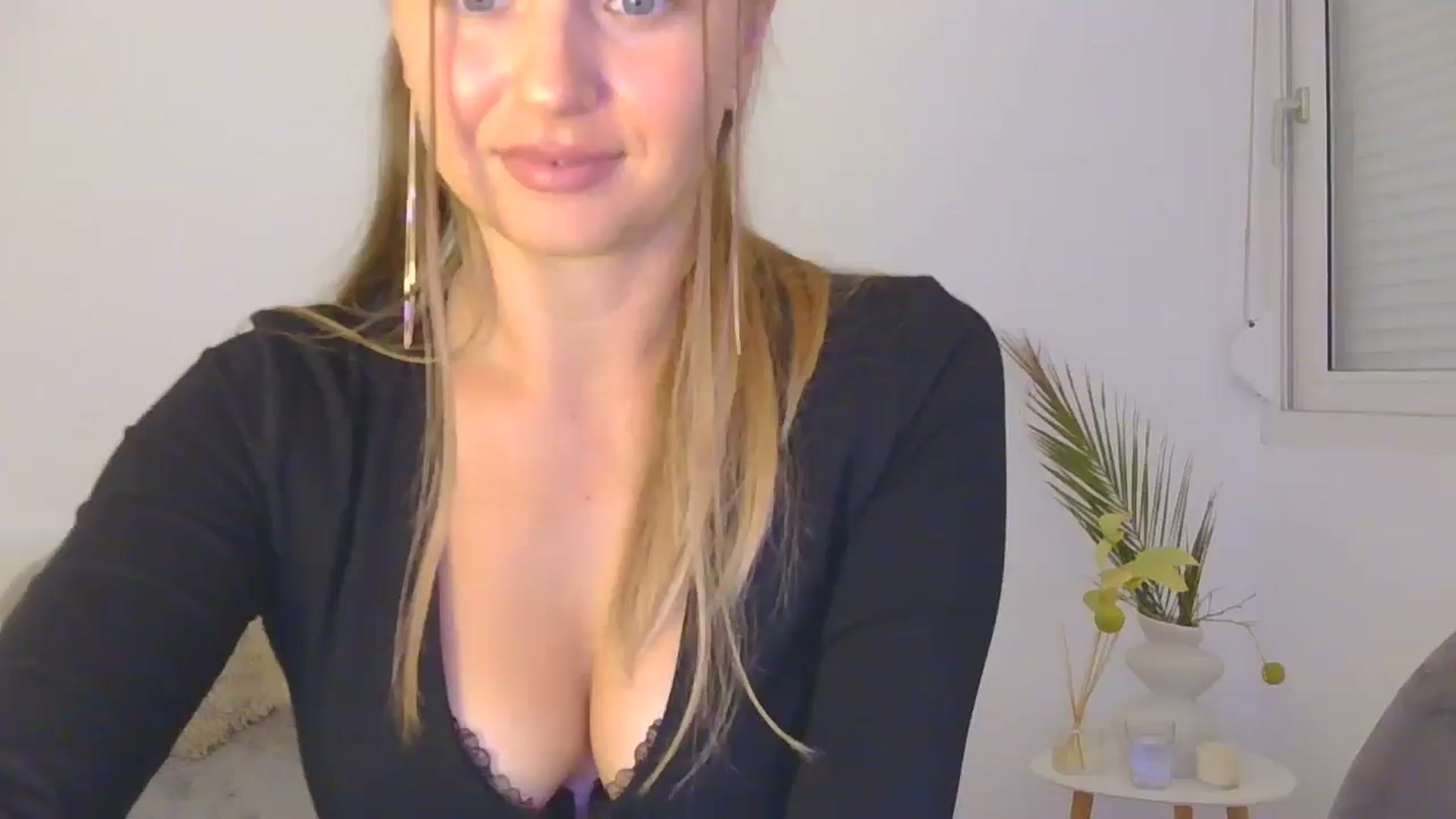 Gallery image thumbnail from AnotherLove4U's myfreecams stream on, 11/04/2024, 10:47 image 20 of 20