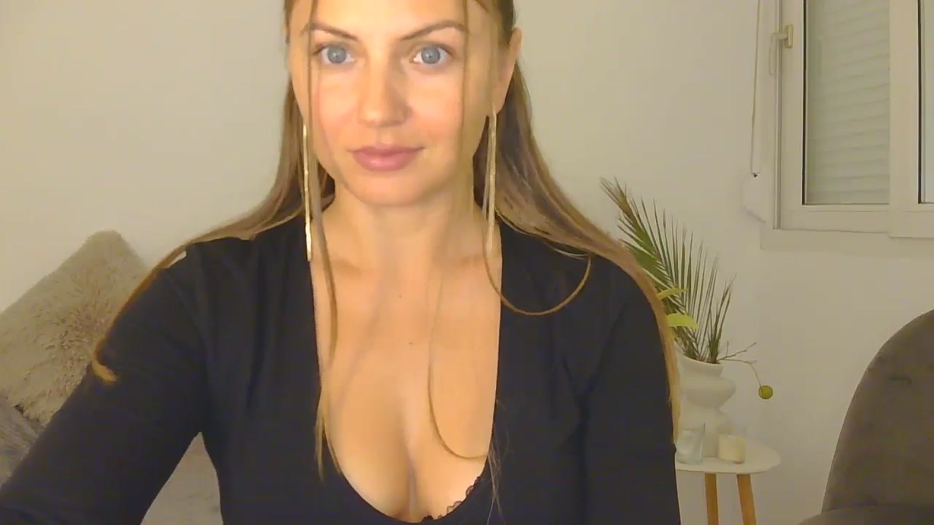Gallery image thumbnail from AnotherLove4U's myfreecams stream on, 11/04/2024, 10:47 image 15 of 20