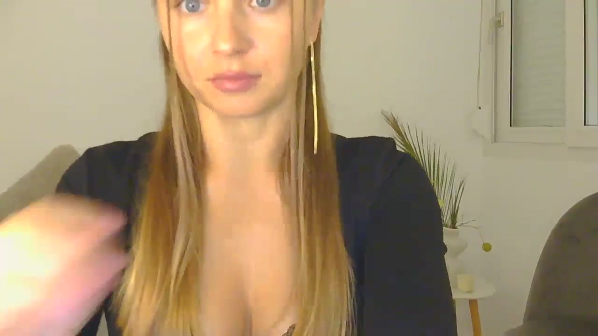 Gallery image thumbnail from AnotherLove4U's myfreecams stream on, 11/04/2024, 10:47 image 8 of 20