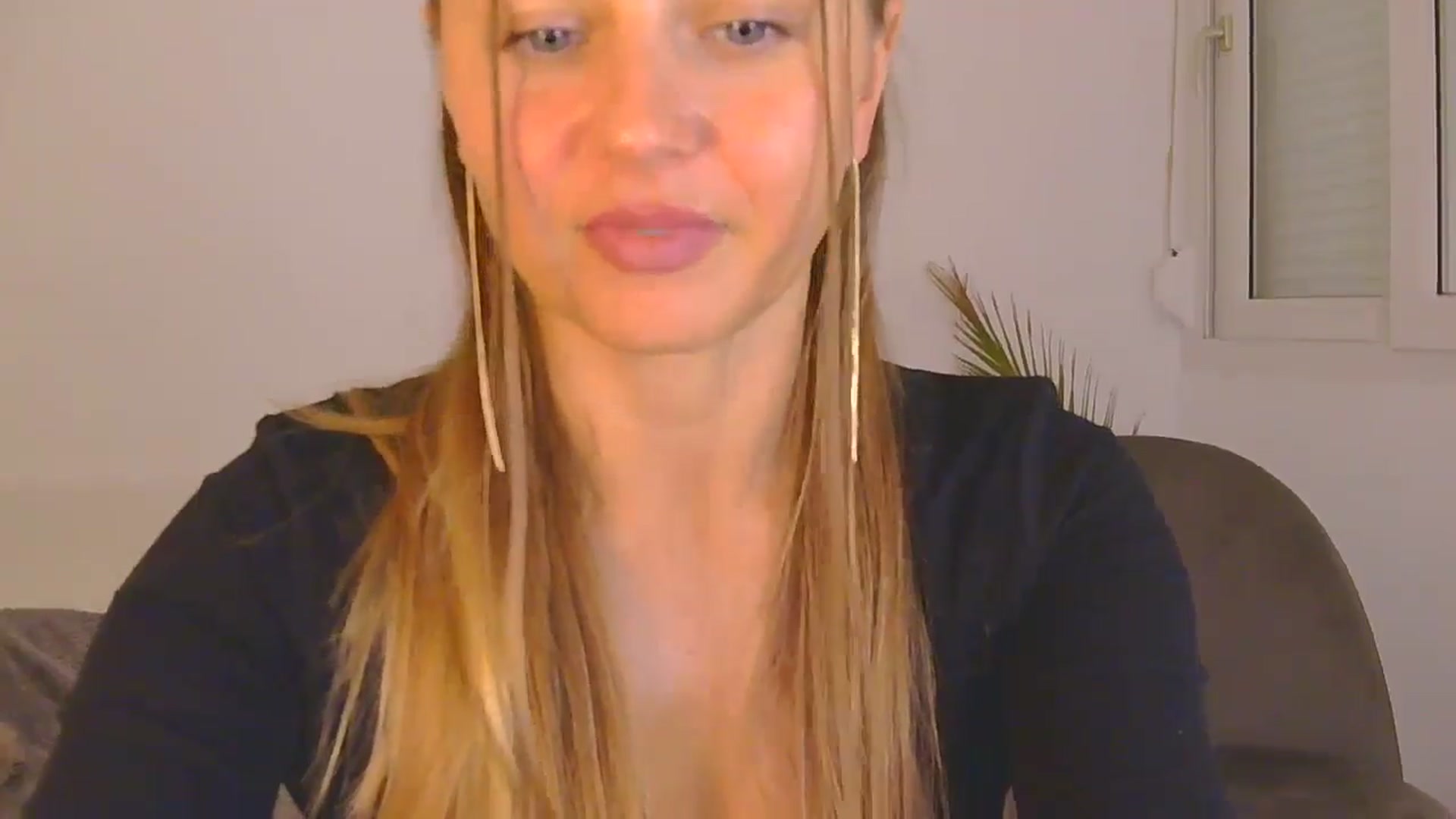 Gallery image thumbnail from AnotherLove4U's myfreecams stream on, 11/04/2024, 13:04 image 8 of 20