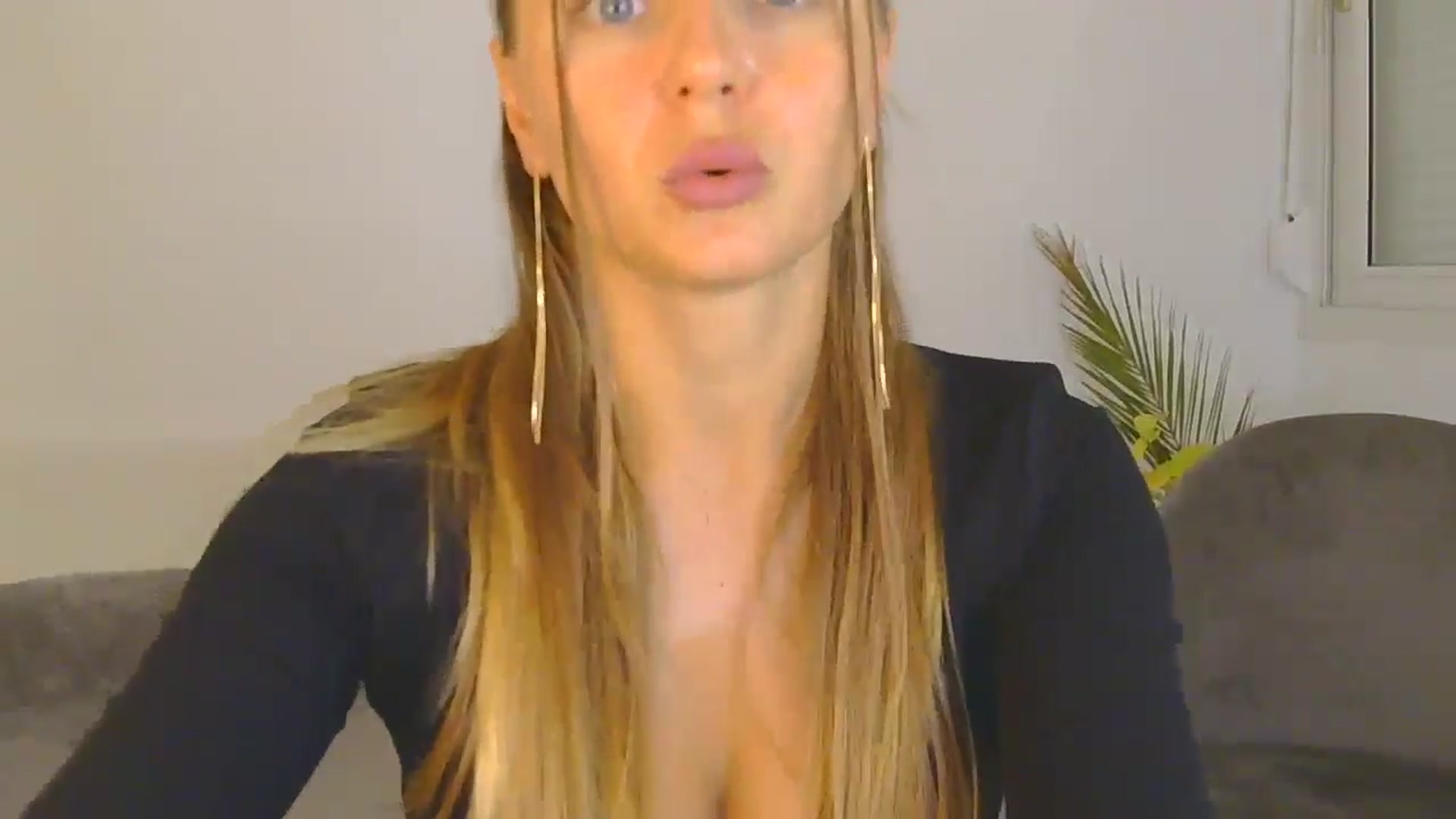 Gallery image thumbnail from AnotherLove4U's myfreecams stream on, 11/04/2024, 13:04 image 15 of 20