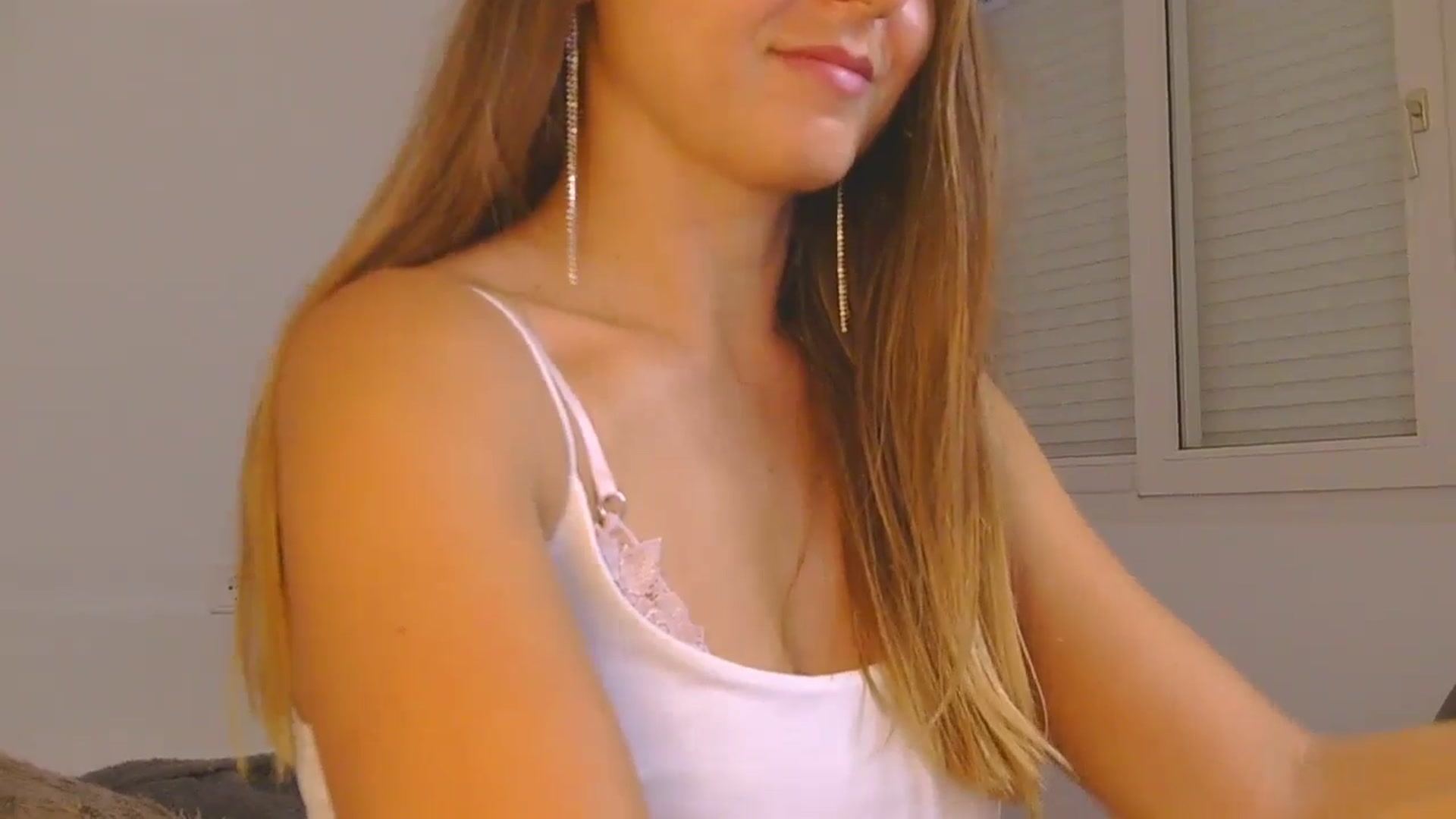 Gallery image thumbnail from AnotherLove4U's myfreecams stream on, 11/07/2024, 11:54 image 15 of 20