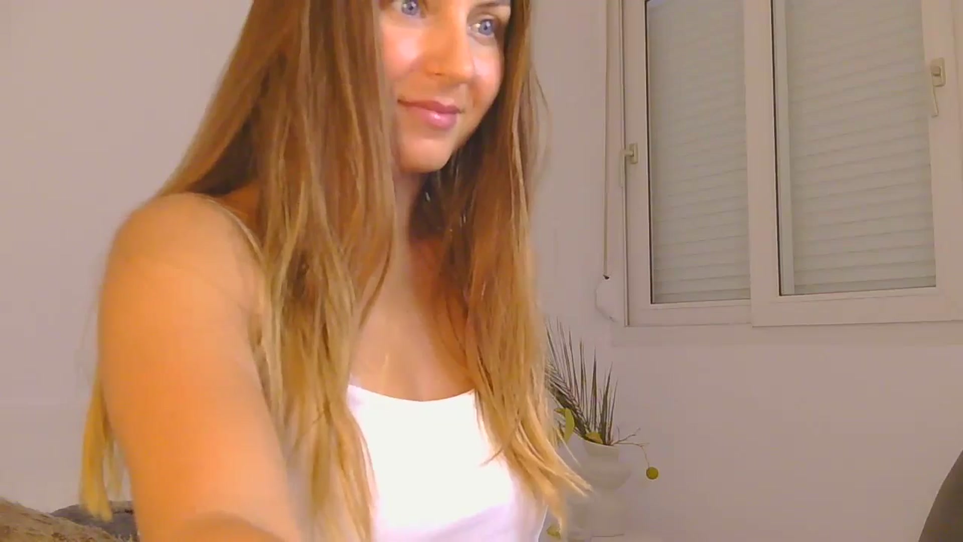Gallery image thumbnail from AnotherLove4U's myfreecams stream on, 11/07/2024, 11:54 image 7 of 20