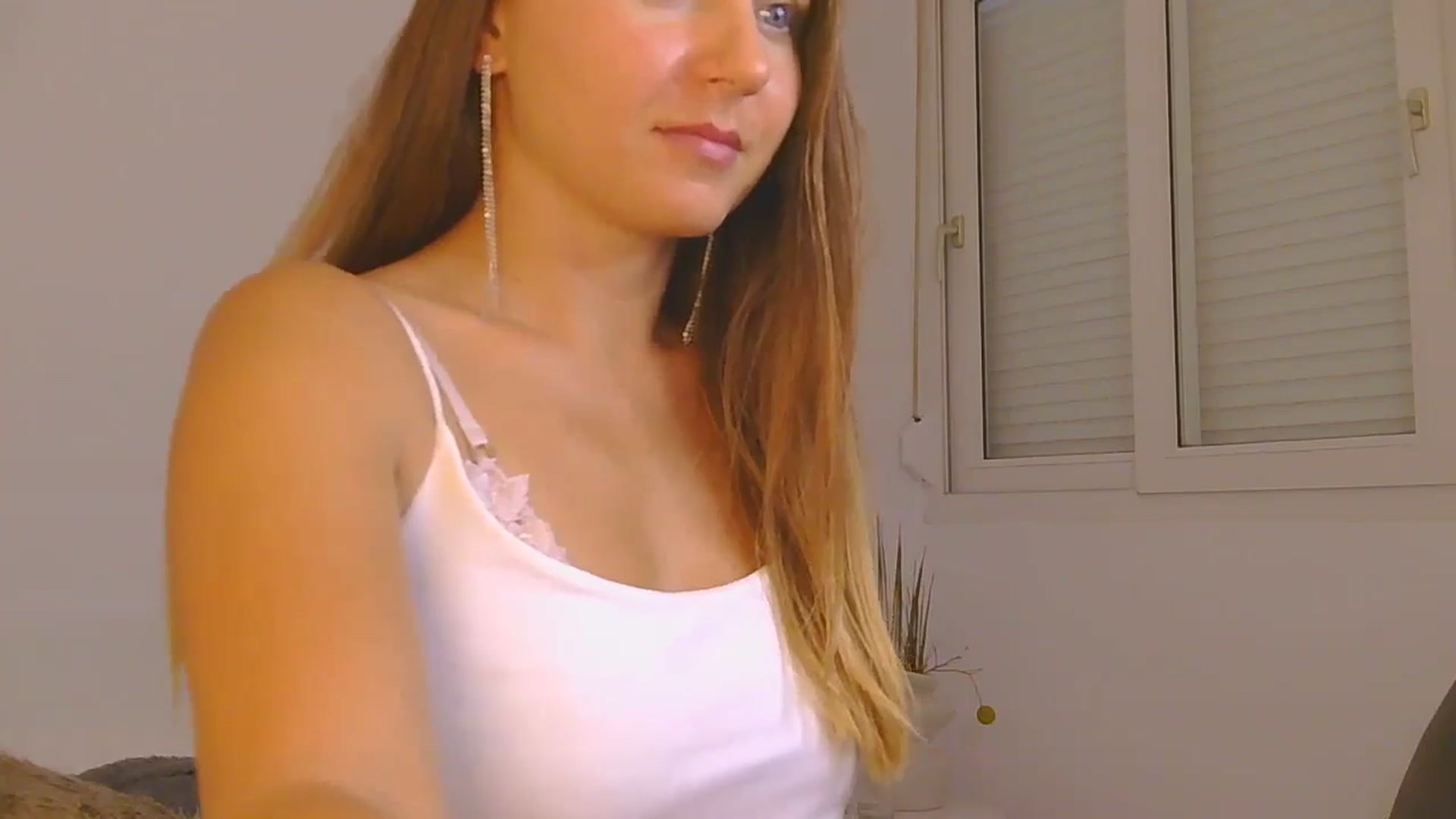 Gallery image thumbnail from AnotherLove4U's myfreecams stream on, 11/07/2024, 11:54 image 9 of 20