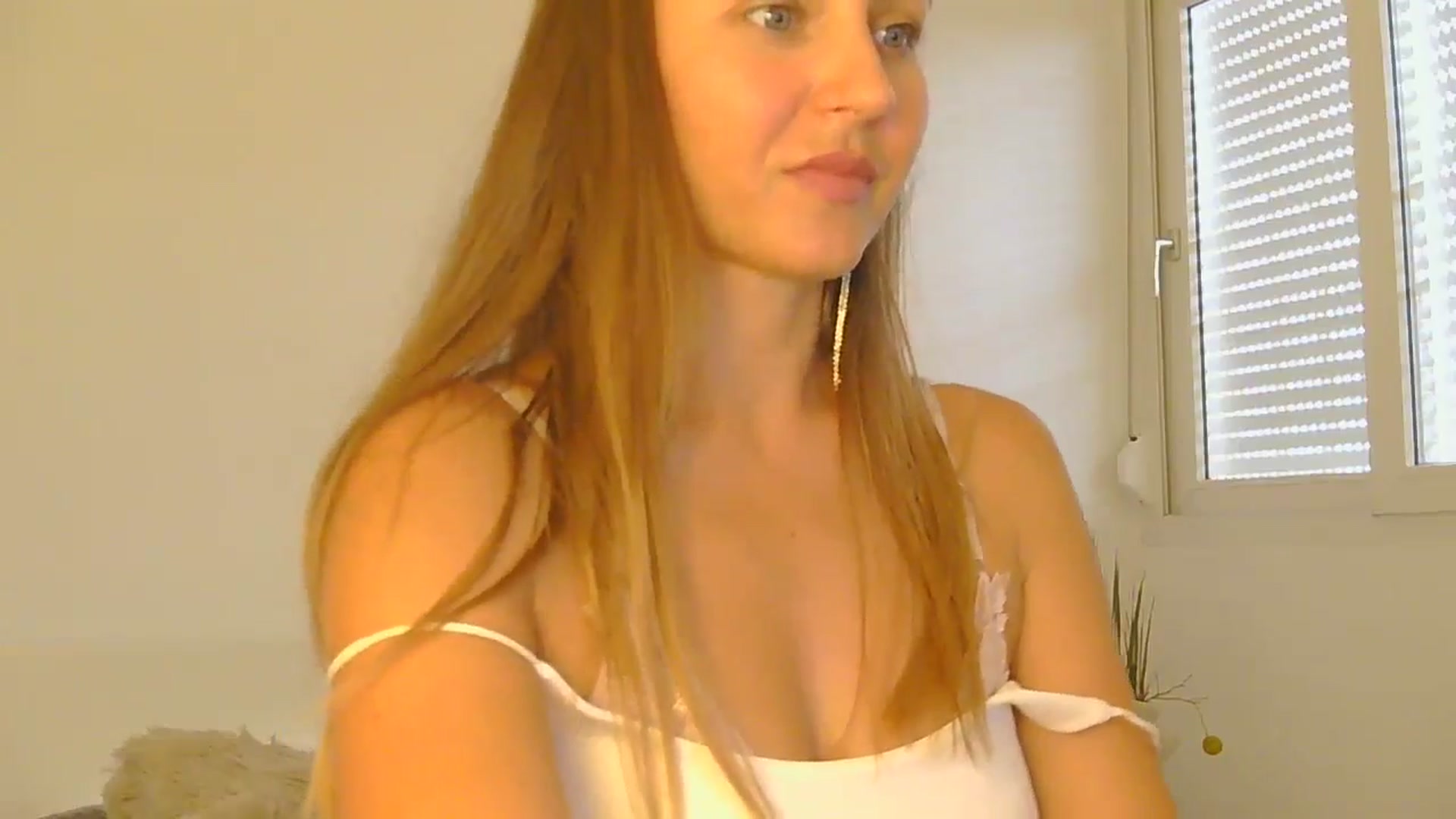 Gallery image thumbnail from AnotherLove4U's myfreecams stream on, 11/07/2024, 13:07 image 11 of 20