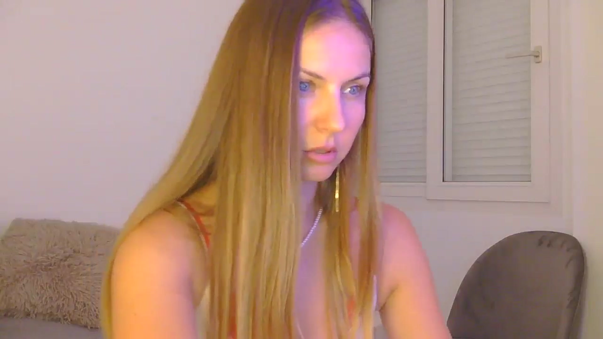 Gallery image thumbnail from AnotherLove4U's myfreecams stream on, 11/11/2024, 10:49 image 11 of 20