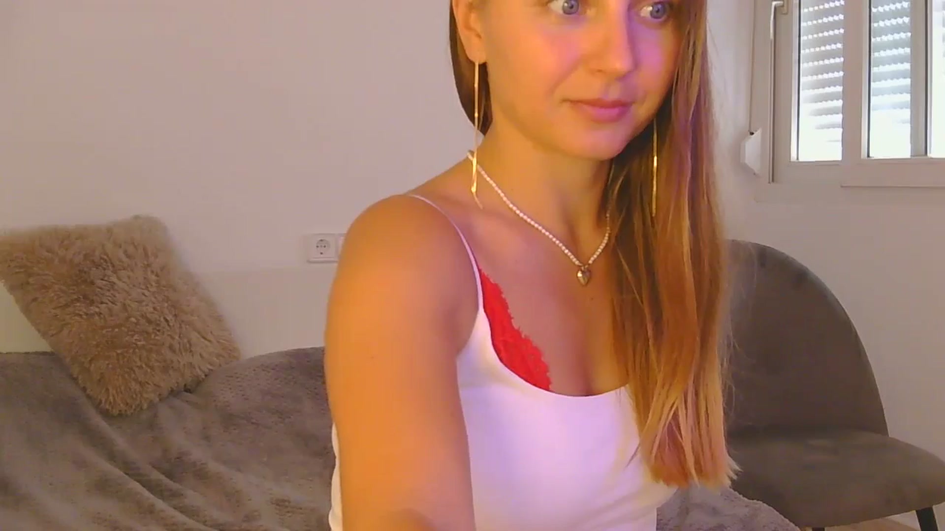 Gallery image thumbnail from AnotherLove4U's myfreecams stream on, 11/11/2024, 12:07 image 5 of 20