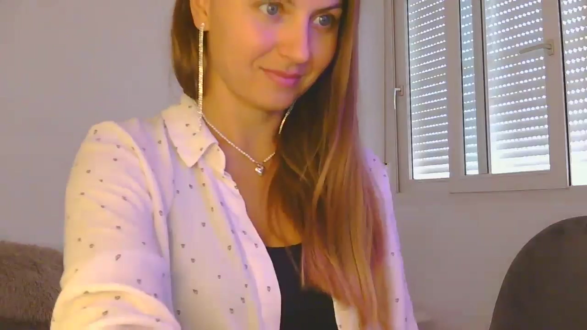 Gallery image thumbnail from AnotherLove4U's myfreecams stream on, 11/12/2024, 09:57 image 18 of 20
