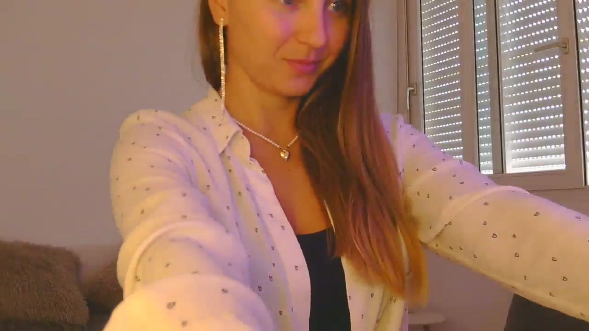 Gallery image thumbnail from AnotherLove4U's myfreecams stream on, 11/12/2024, 09:57 image 16 of 20