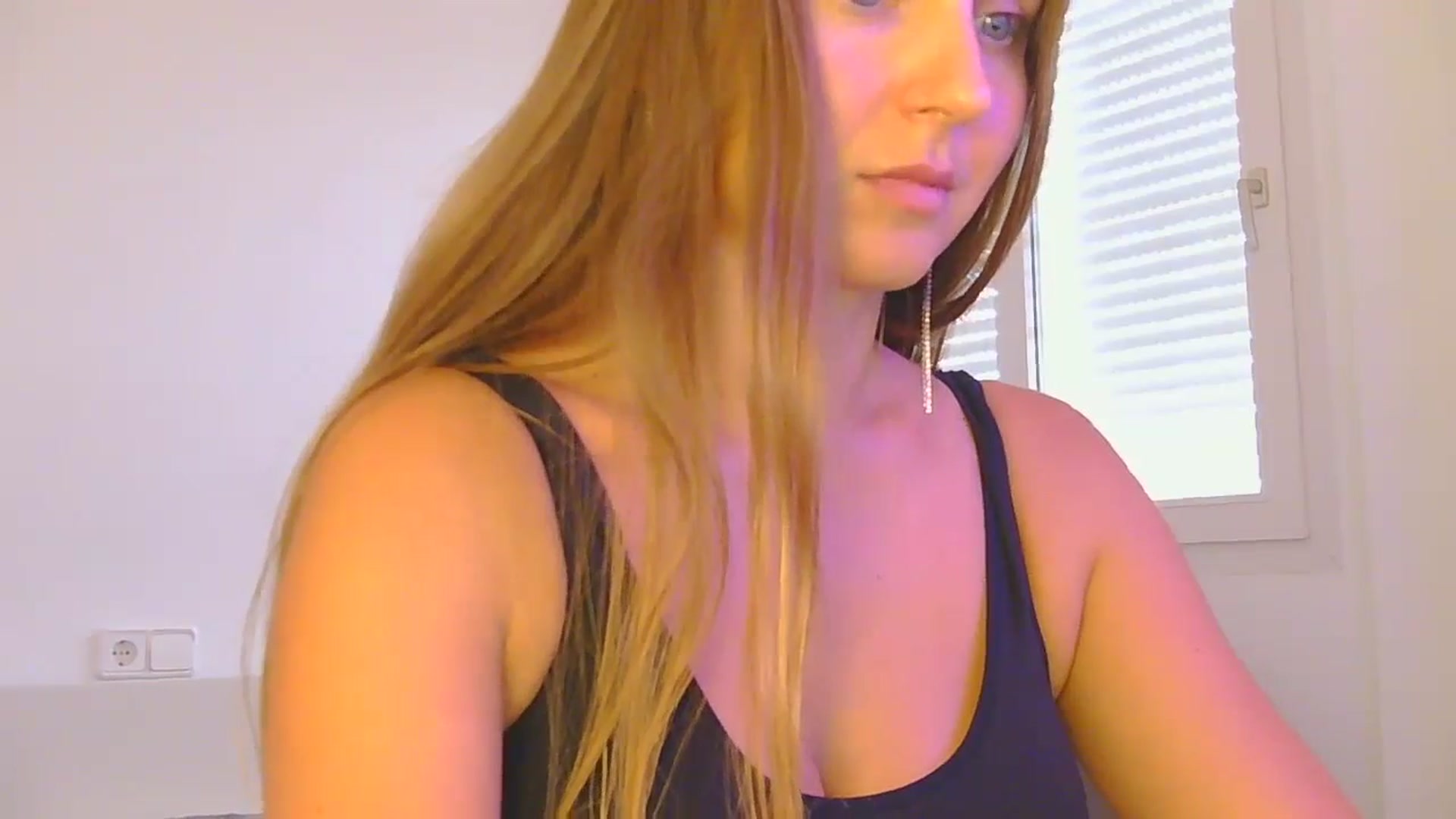 Gallery image thumbnail from AnotherLove4U's myfreecams stream on, 11/12/2024, 12:15 image 7 of 20