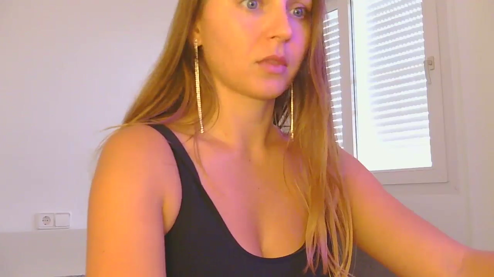 Gallery image thumbnail from AnotherLove4U's myfreecams stream on, 11/12/2024, 12:15 image 3 of 20