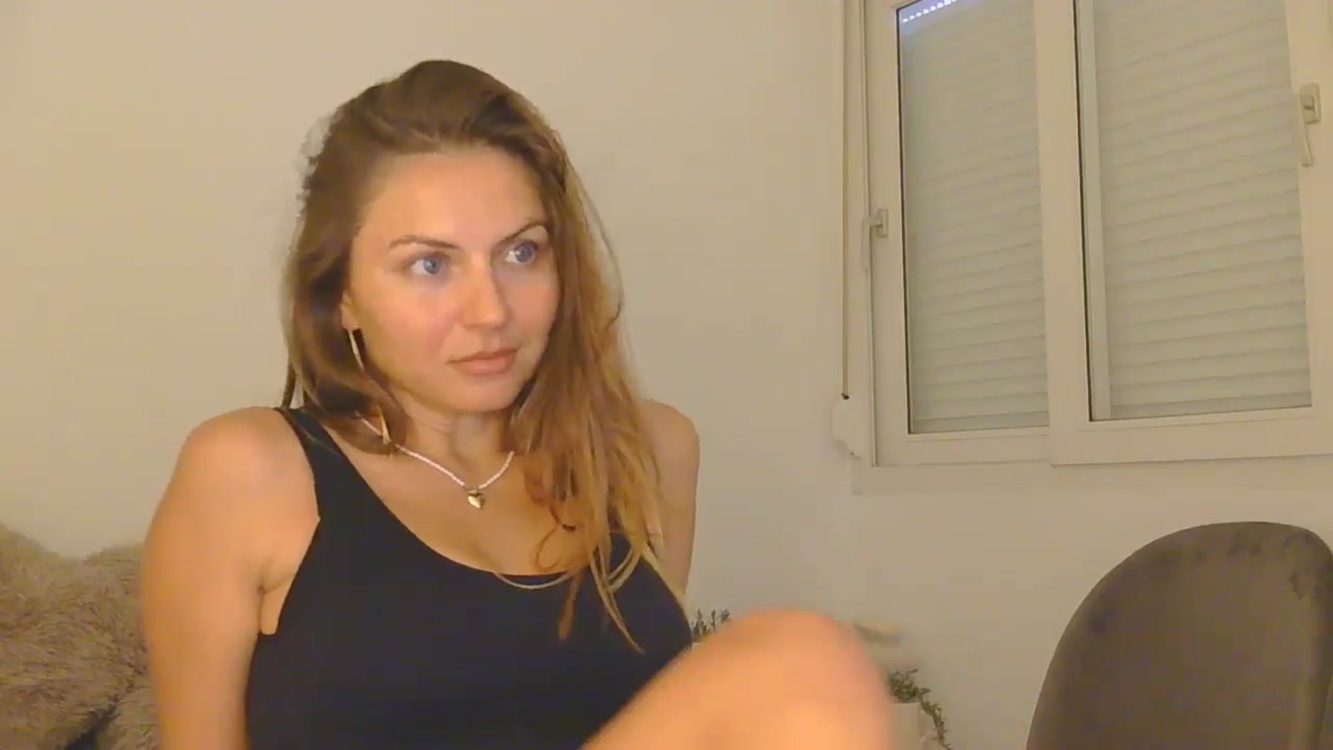 Gallery image thumbnail from AnotherLove4U's myfreecams stream on, 11/13/2024, 11:47 image 18 of 20