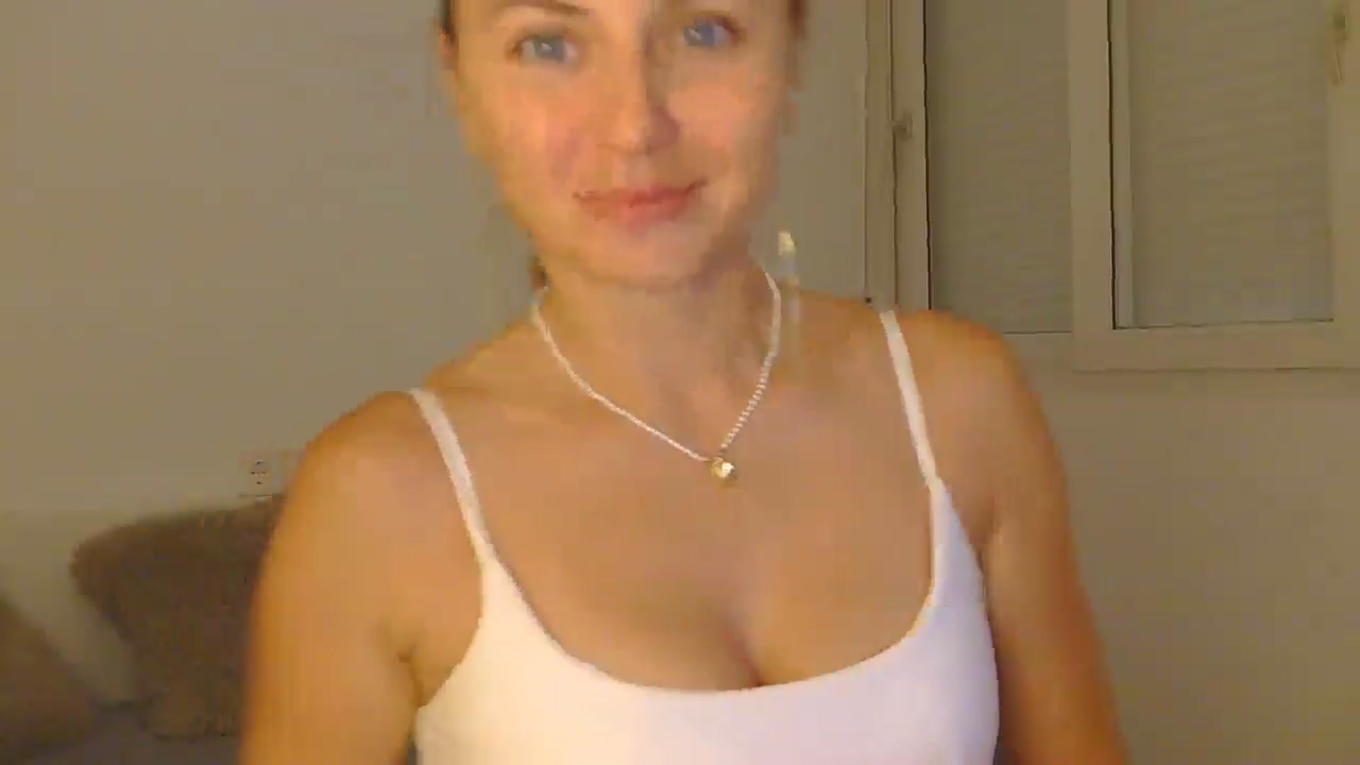 Gallery image thumbnail from AnotherLove4U's myfreecams stream on, 11/25/2024, 11:52 image 12 of 20