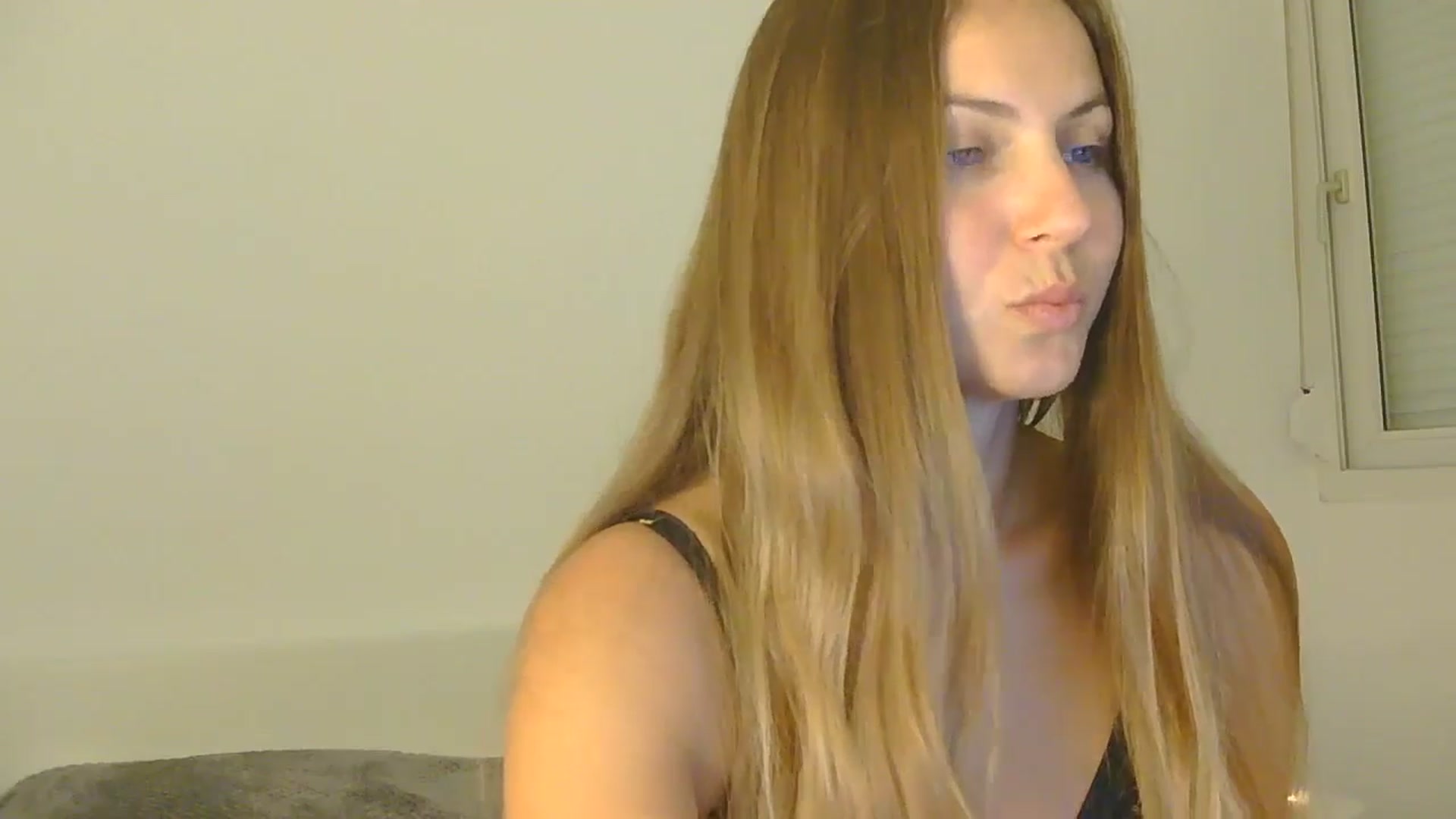 Gallery image thumbnail from AnotherLove4U's myfreecams stream on, 11/27/2024, 09:31 image 7 of 20