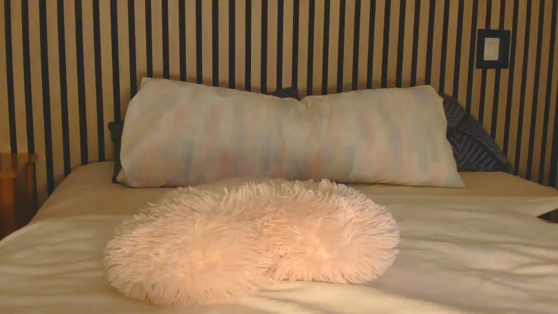 Gallery image thumbnail from AnotherLove4U's myfreecams stream on, 02/03/2025, 11:18 image 5 of 20