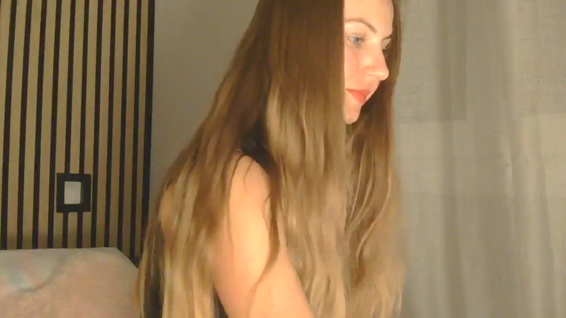 Gallery image thumbnail from AnotherLove4U's myfreecams stream on, 04/20/2025, 24:01 image 15 of 20
