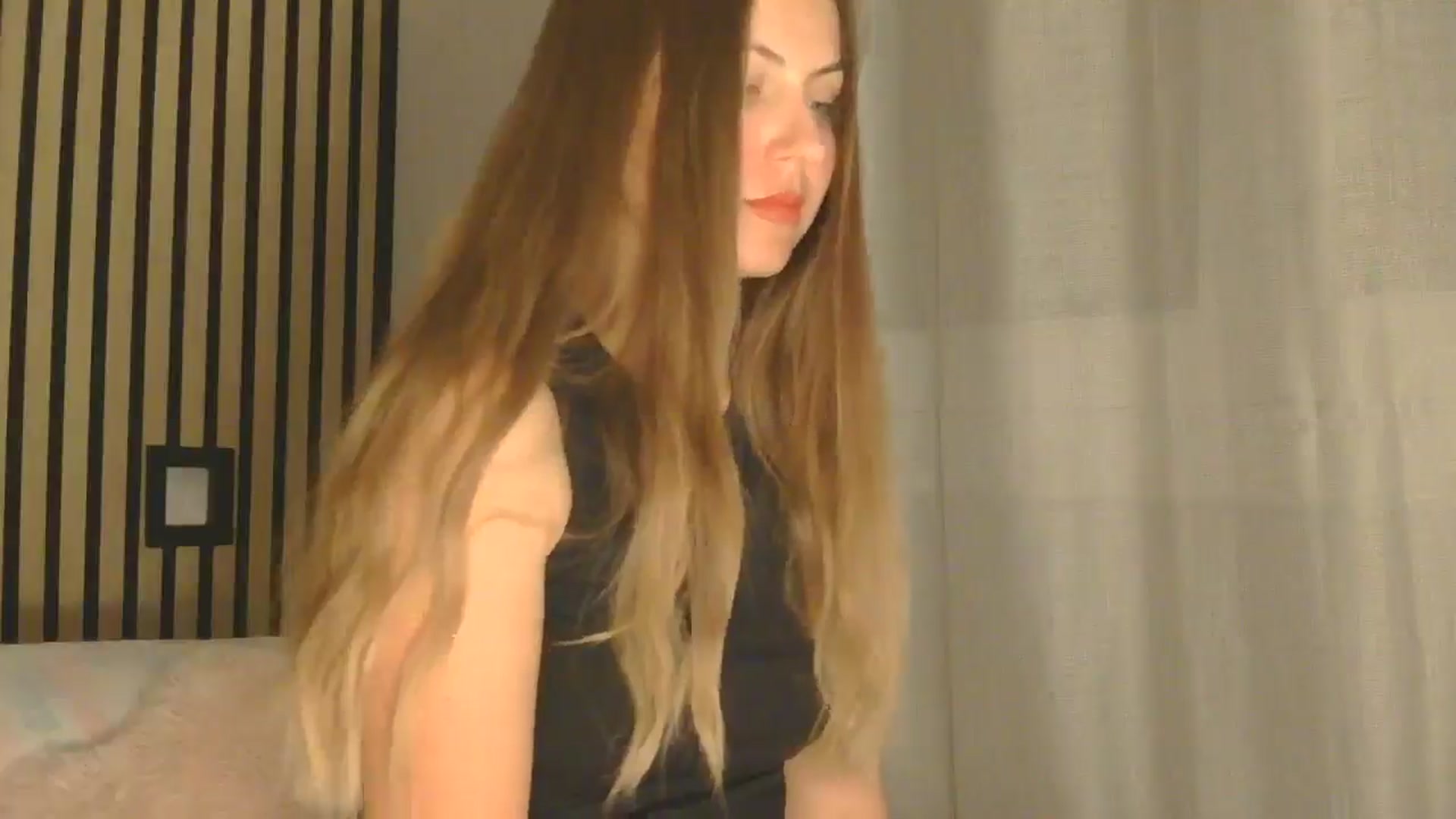 Gallery image thumbnail from AnotherLove4U's myfreecams stream on, 04/20/2025, 24:01 image 13 of 20
