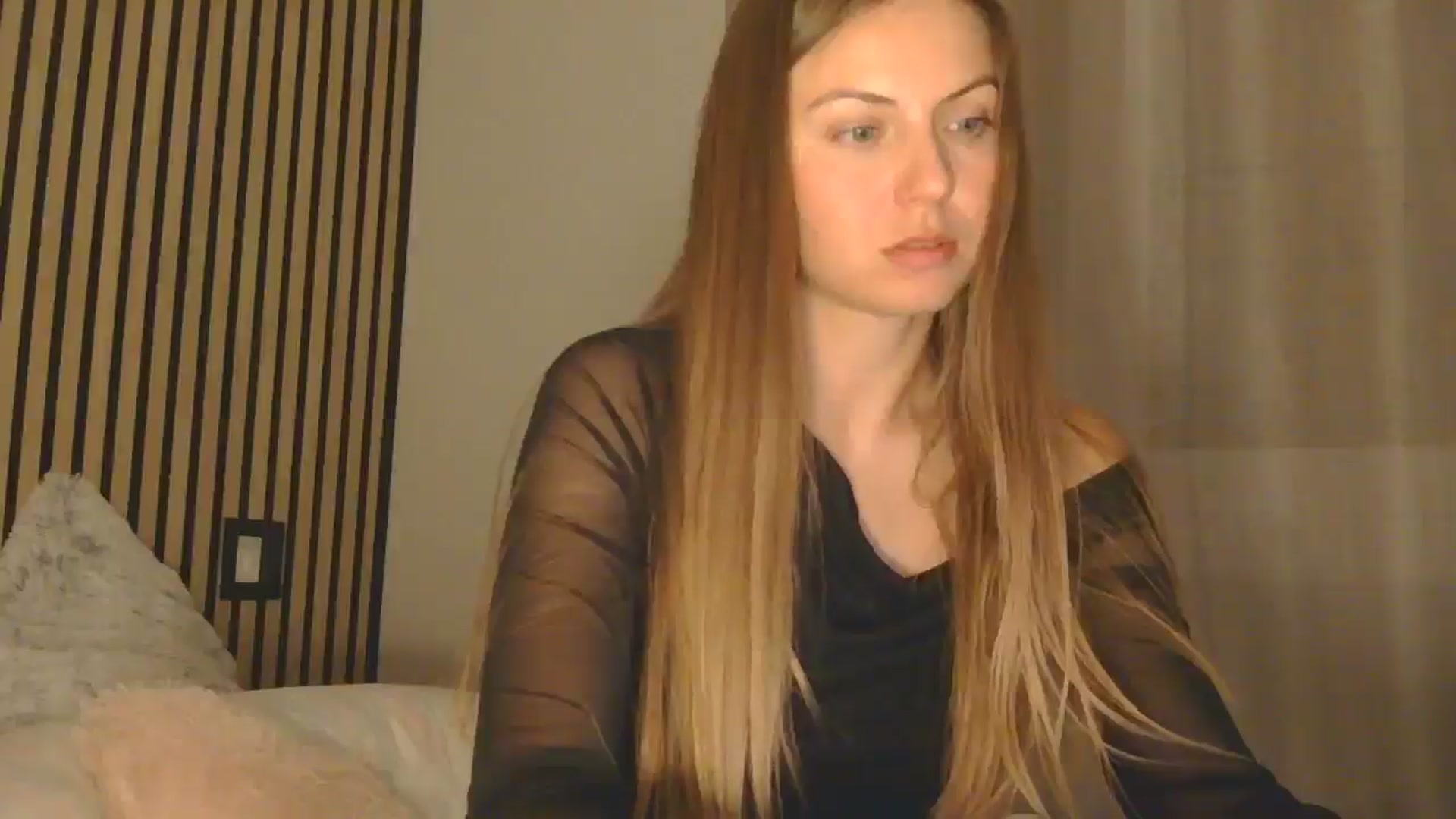 Gallery image thumbnail from AnotherLove4U's myfreecams stream on, 04/21/2025, 24:40 image 16 of 20