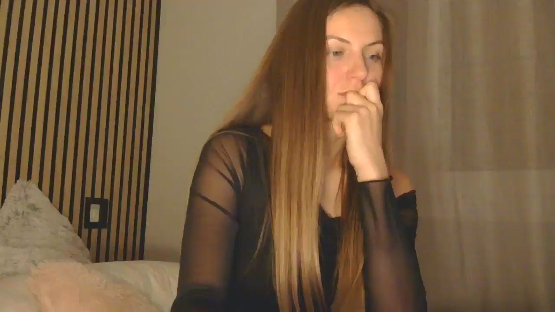 Gallery image thumbnail from AnotherLove4U's myfreecams stream on, 04/21/2025, 24:40 image 20 of 20