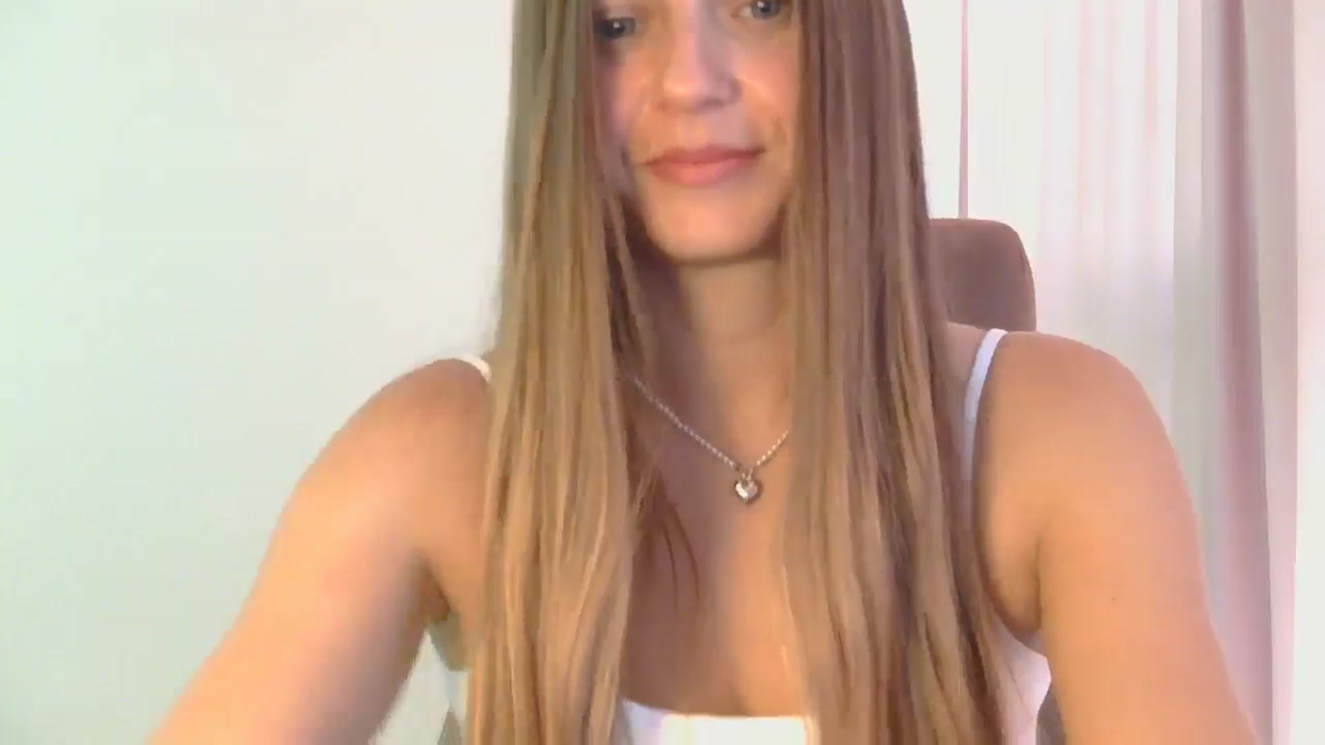 Gallery image thumbnail from AnotherLove4U's myfreecams stream on, 07/01/2025, 17:31 image 9 of 20