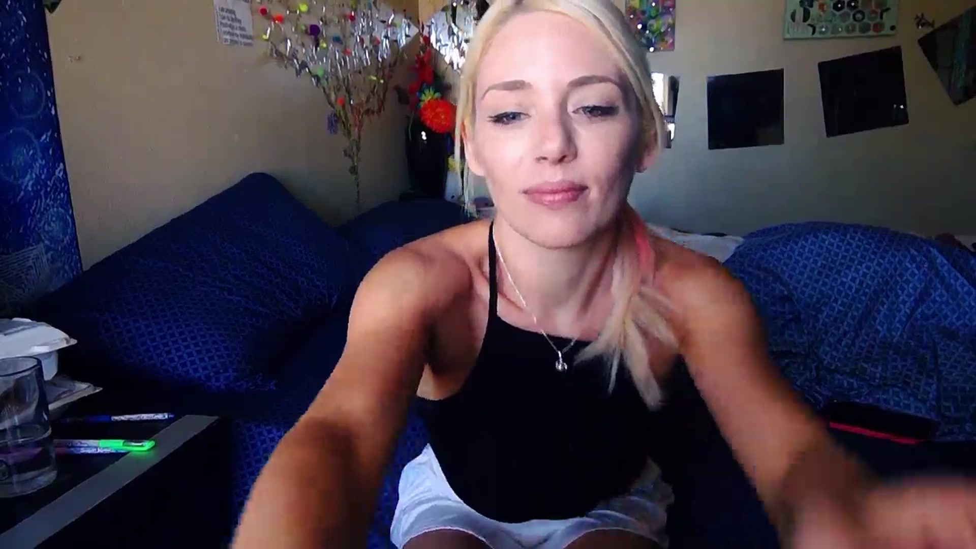 Gallery image thumbnail from AntiAntiAva's myfreecams stream on, 04/13/2024, 17:48 image 17 of 20