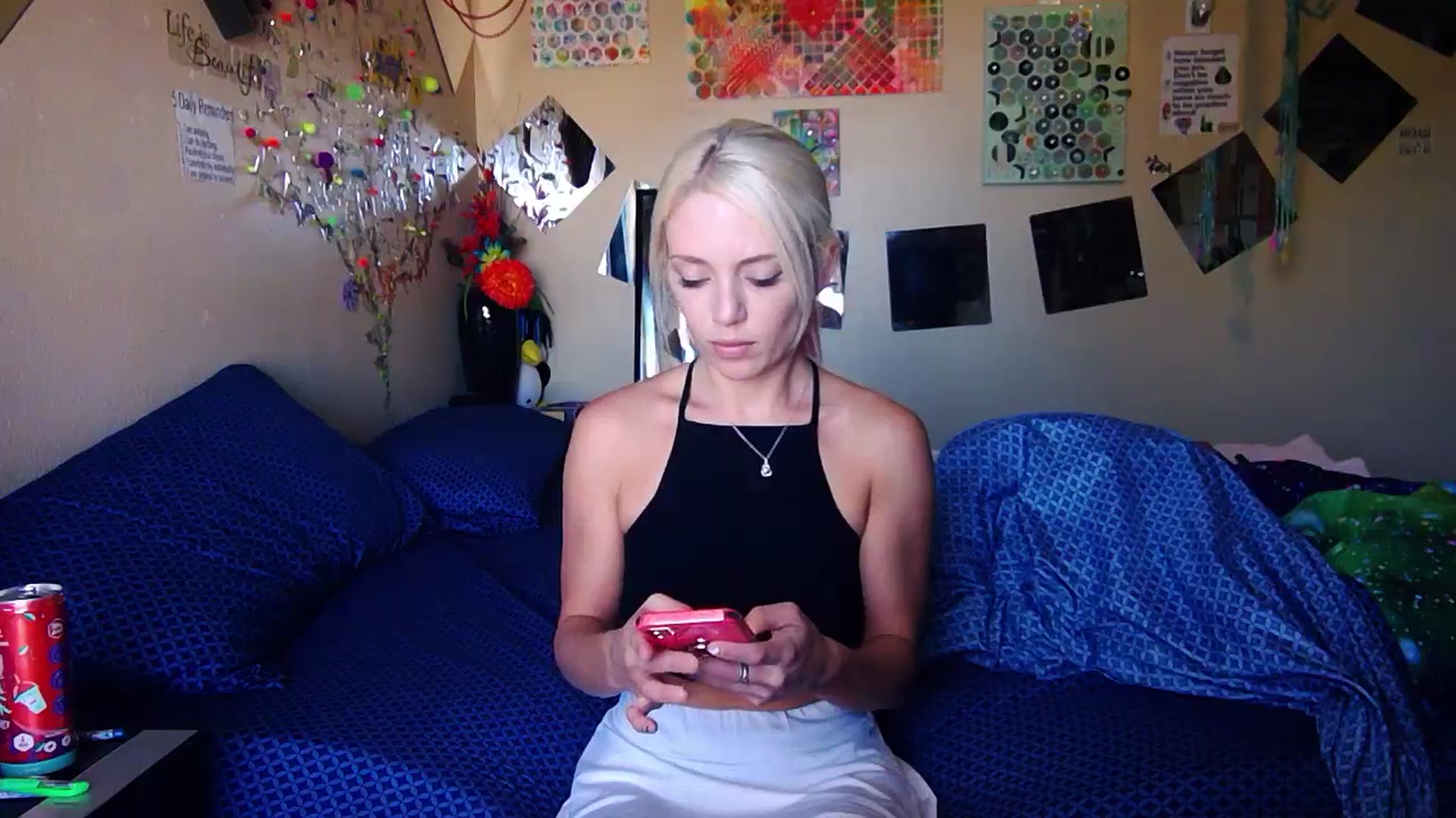 Gallery image thumbnail from AntiAntiAva's myfreecams stream on, 04/13/2024, 17:48 image 4 of 20