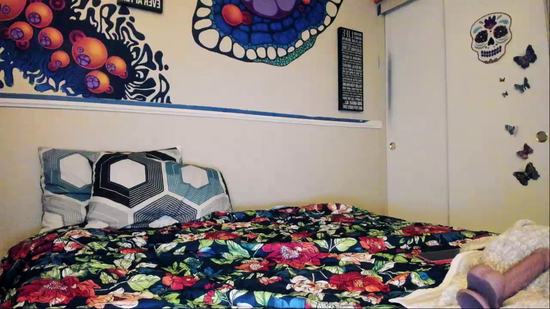 Gallery image thumbnail from AntiAntiAva's myfreecams stream on, 04/17/2024, 02:48 image 20 of 20