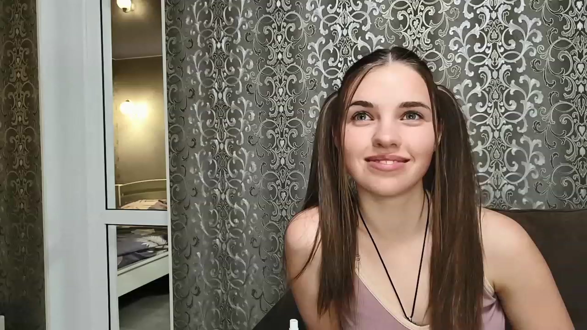 Gallery image thumbnail from AntiLiar's myfreecams stream on, 11/20/2022, 24:13 image 3 of 20