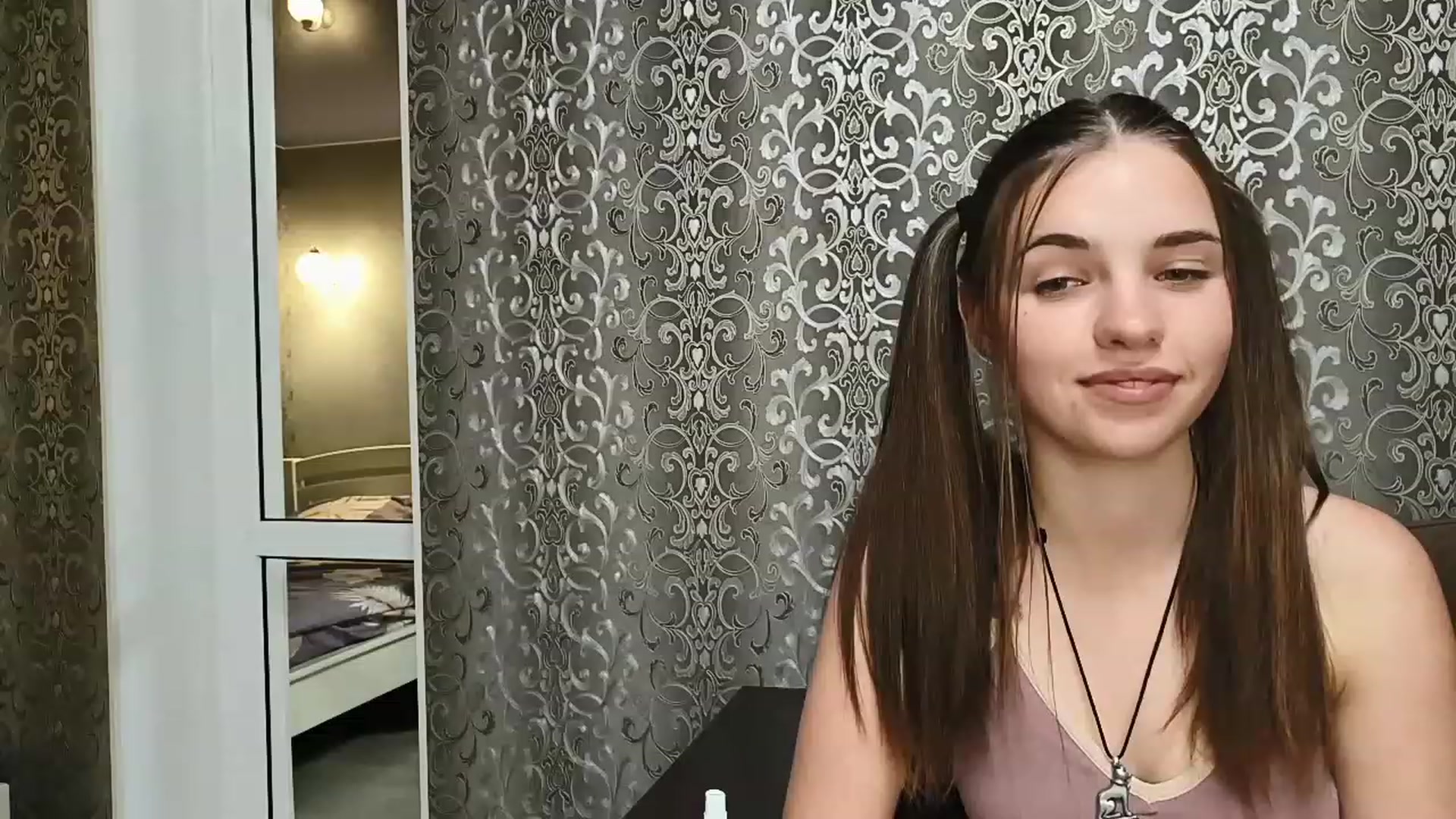 Gallery image thumbnail from AntiLiar's myfreecams stream on, 11/20/2022, 24:13 image 13 of 20