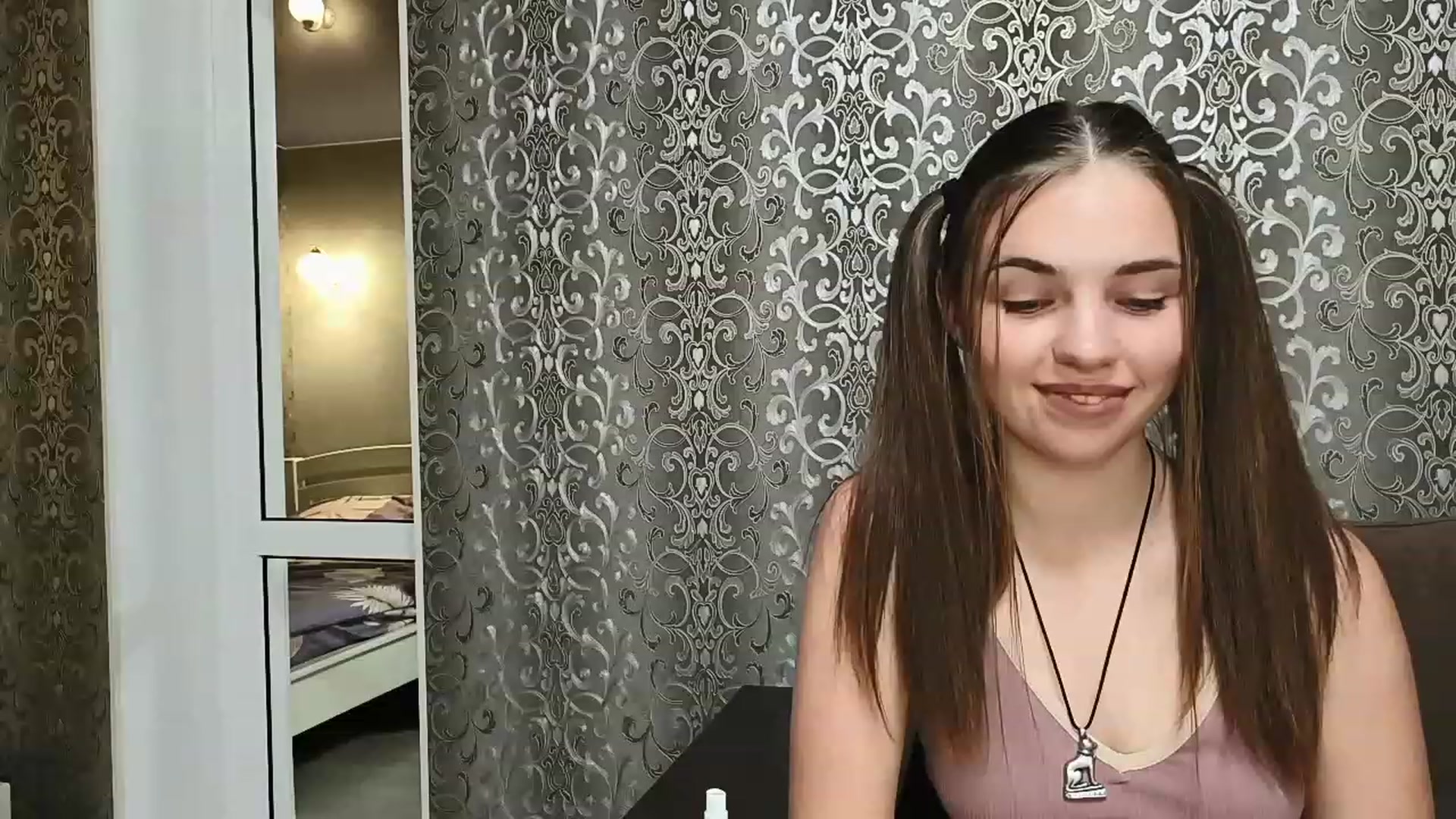 Gallery image thumbnail from AntiLiar's myfreecams stream on, 11/20/2022, 24:13 image 12 of 20