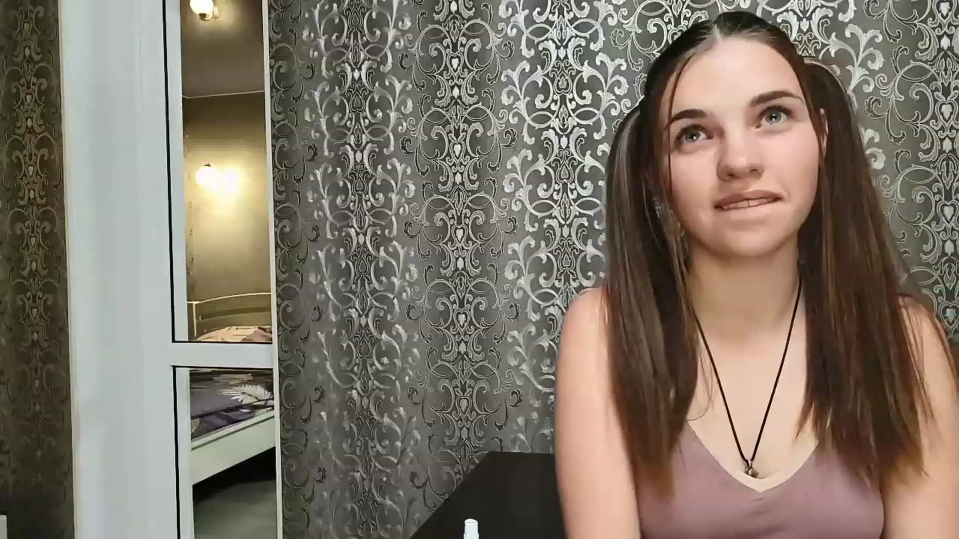 Gallery image thumbnail from AntiLiar's myfreecams stream on, 11/20/2022, 24:13 image 14 of 20