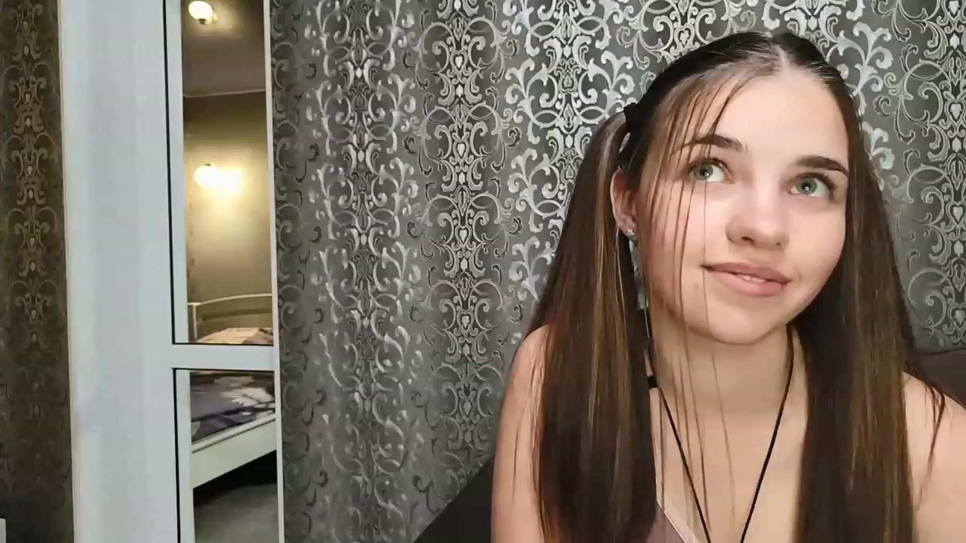 Gallery image thumbnail from AntiLiar's myfreecams stream on, 11/20/2022, 01:25 image 16 of 20