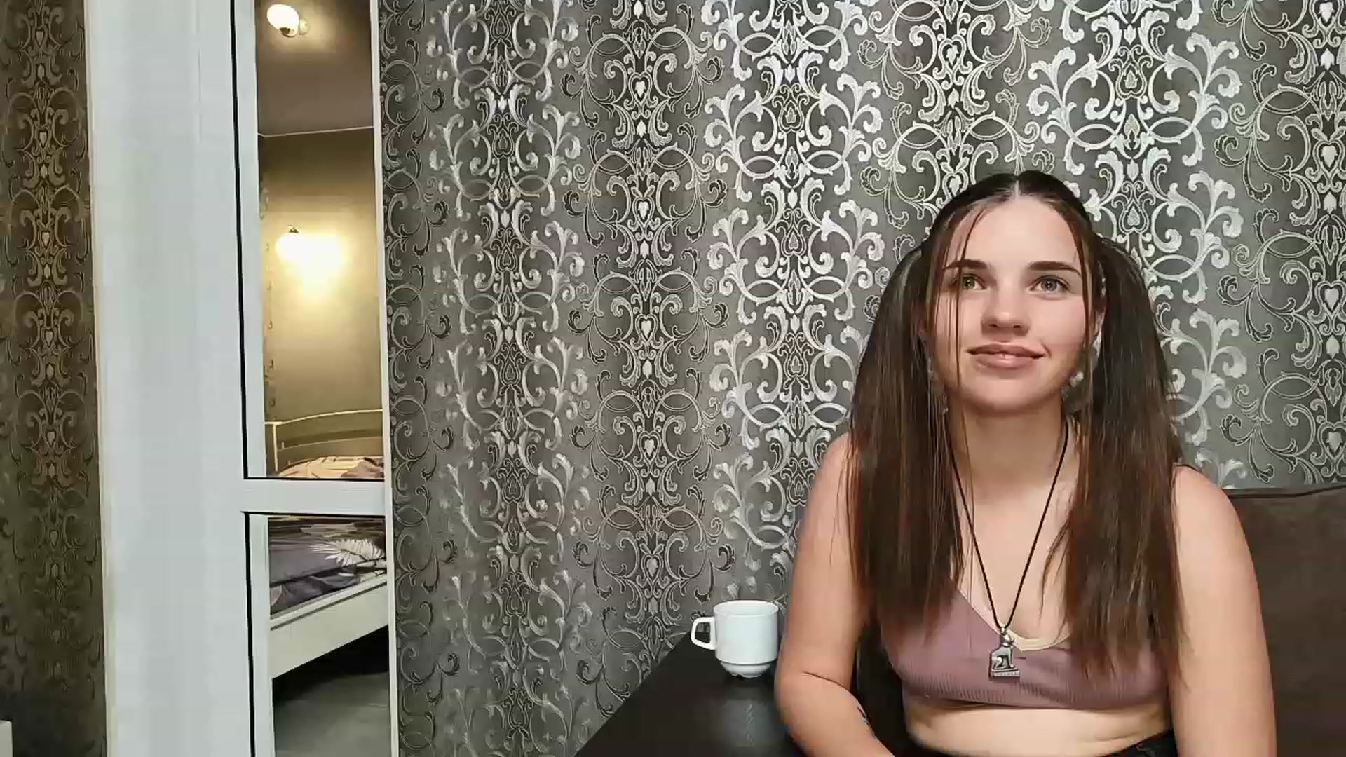 Gallery image thumbnail from AntiLiar's myfreecams stream on, 11/20/2022, 01:25 image 2 of 20