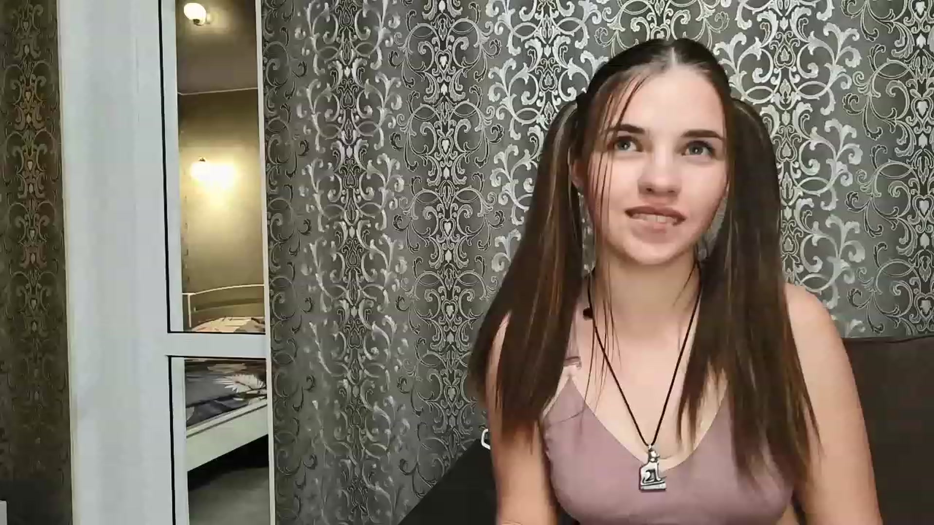 Gallery image thumbnail from AntiLiar's myfreecams stream on, 11/20/2022, 01:25 image 13 of 20