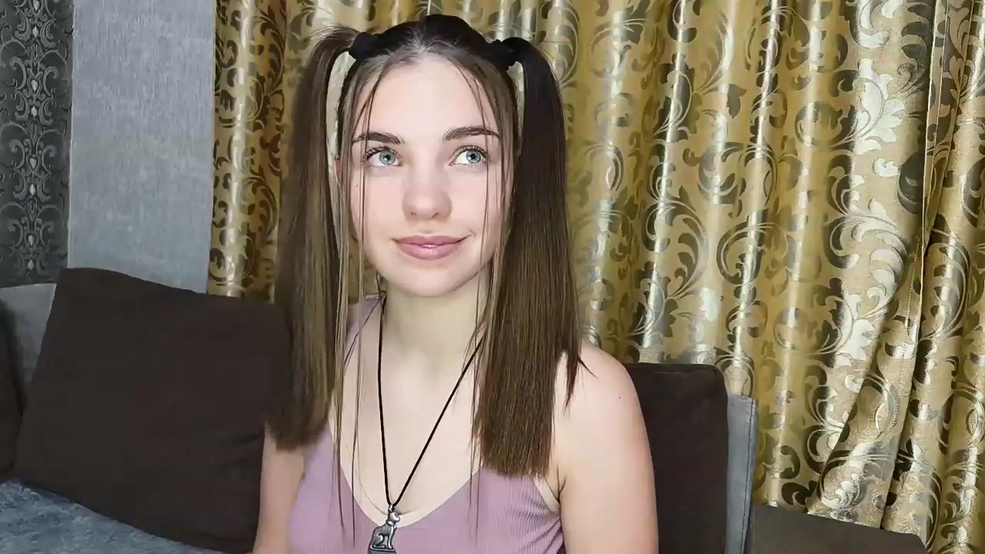 Gallery image thumbnail from AntiLiar's myfreecams stream on, 11/24/2022, 21:39 image 11 of 20