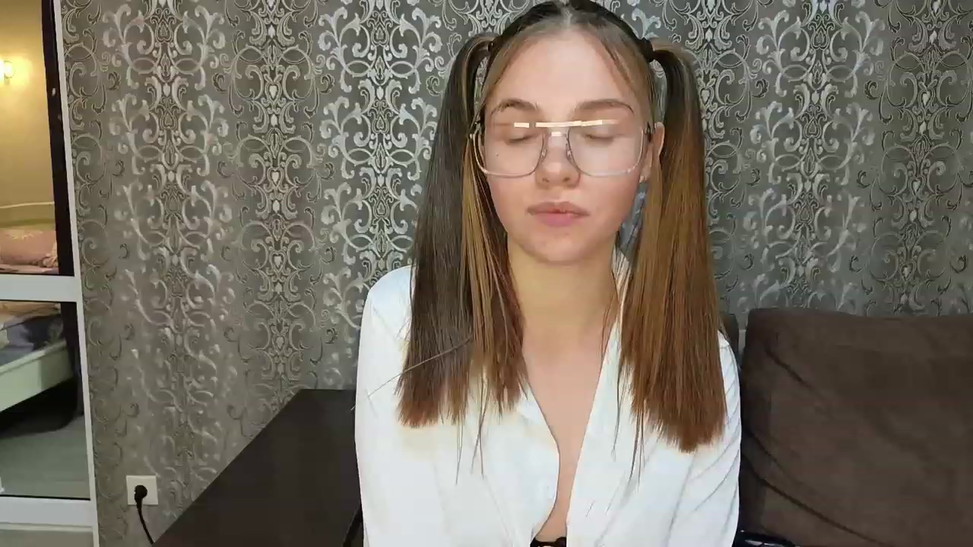 Gallery image thumbnail from AntiLiar's myfreecams stream on, 11/27/2022, 02:12 image 17 of 20