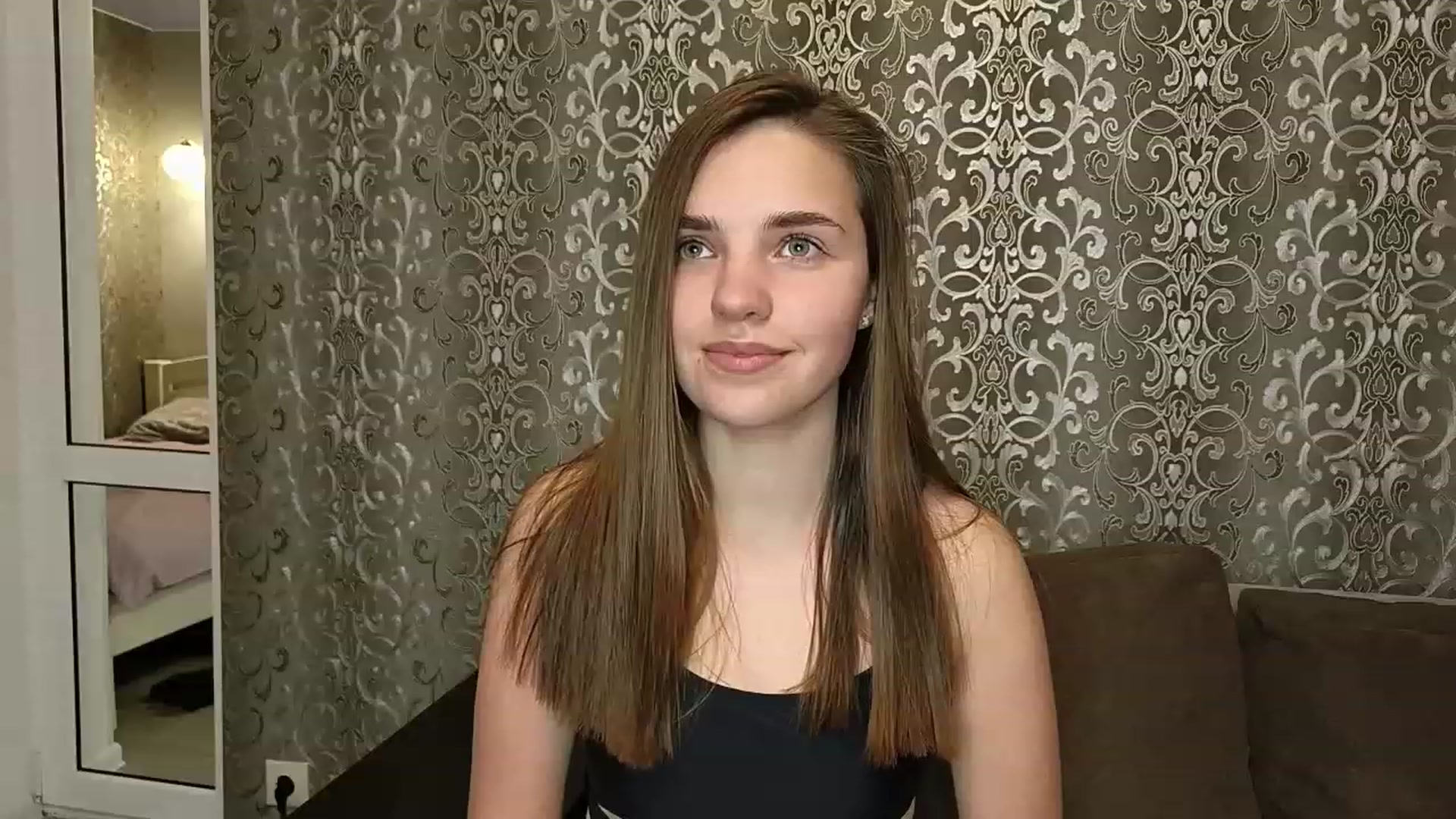 Gallery image thumbnail from AntiLiar's myfreecams stream on, 12/05/2022, 20:03 image 12 of 20