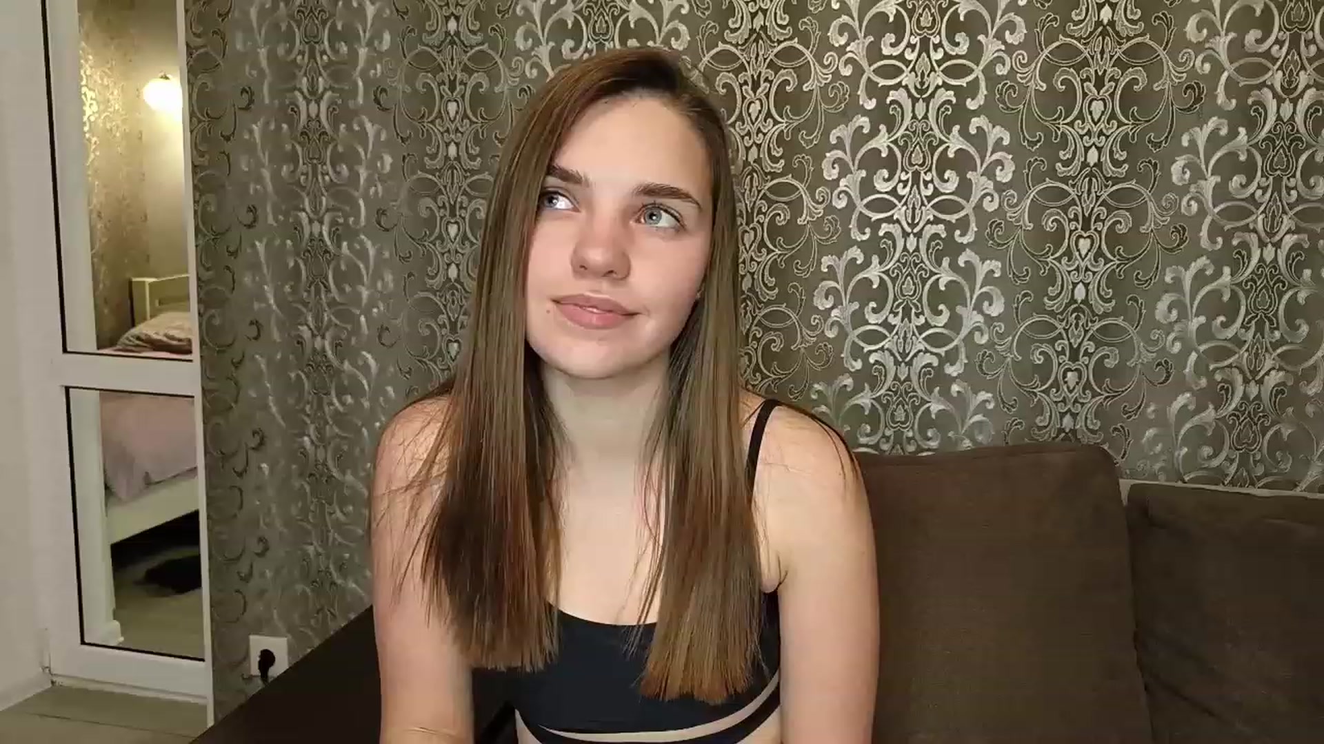 Gallery image thumbnail from AntiLiar's myfreecams stream on, 12/05/2022, 20:03 image 15 of 20
