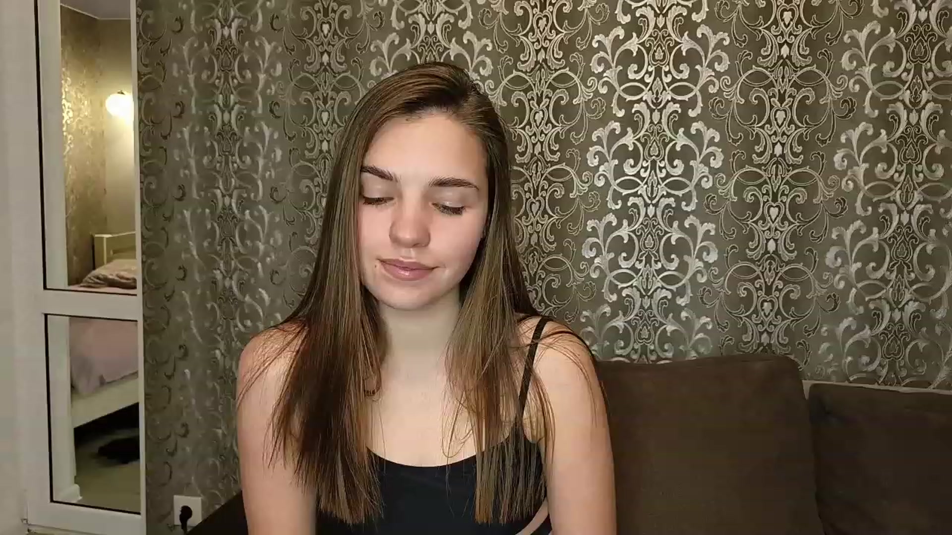 Gallery image thumbnail from AntiLiar's myfreecams stream on, 12/05/2022, 20:03 image 4 of 20