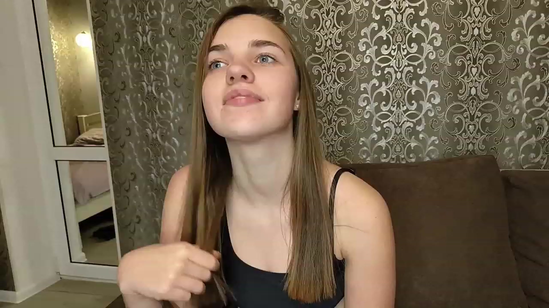 Gallery image thumbnail from AntiLiar's myfreecams stream on, 12/05/2022, 21:20 image 15 of 20