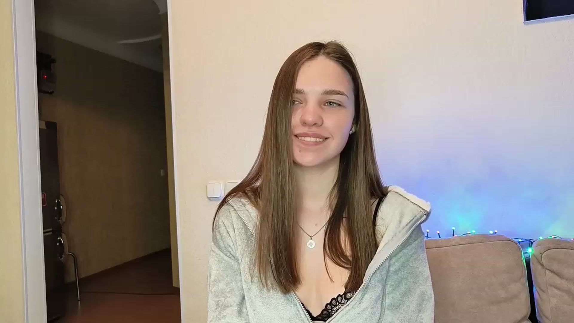 Gallery image thumbnail from AntiLiar's myfreecams stream on, 12/18/2022, 01:41 image 12 of 20