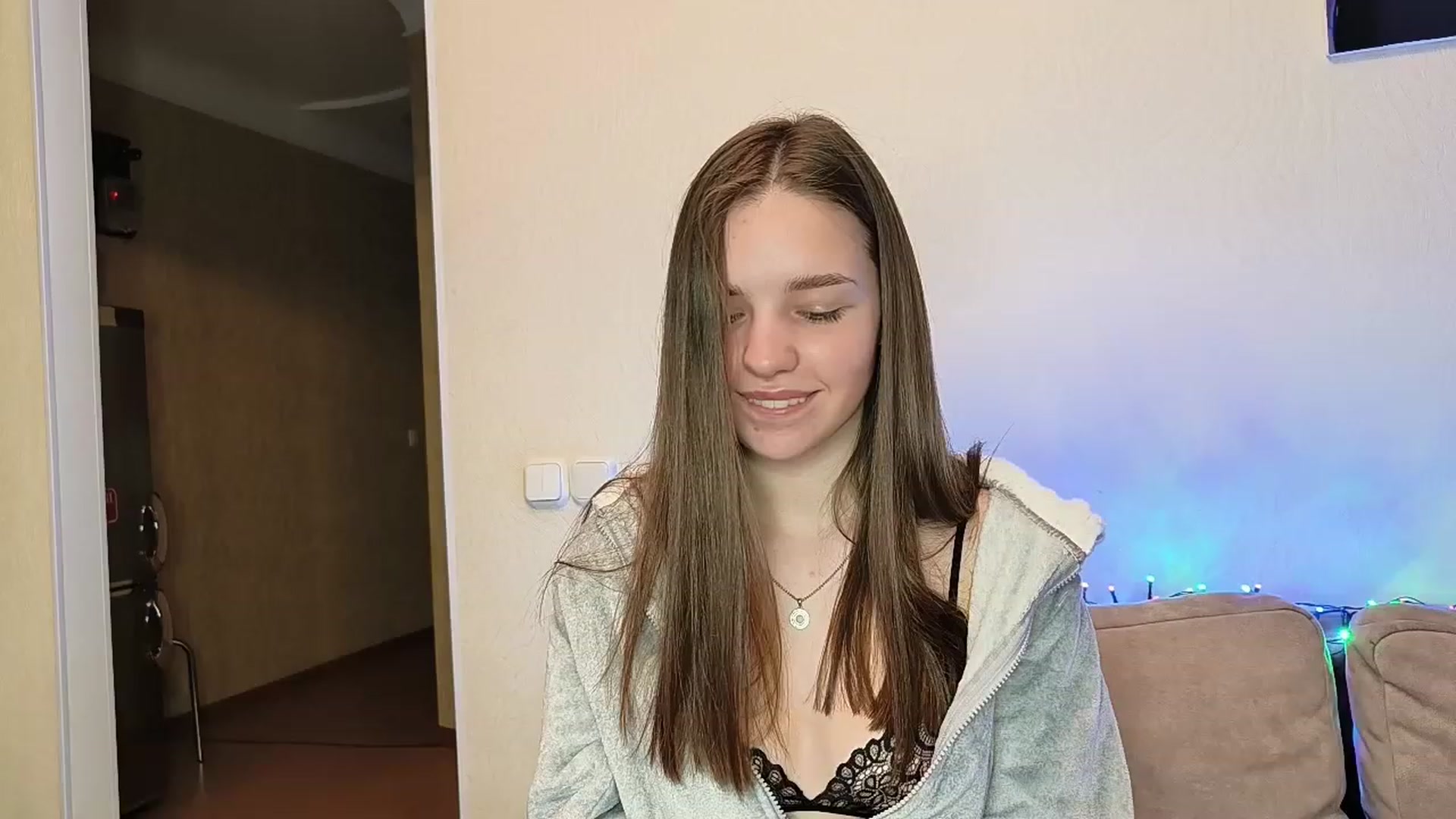Gallery image thumbnail from AntiLiar's myfreecams stream on, 12/18/2022, 01:41 image 13 of 20