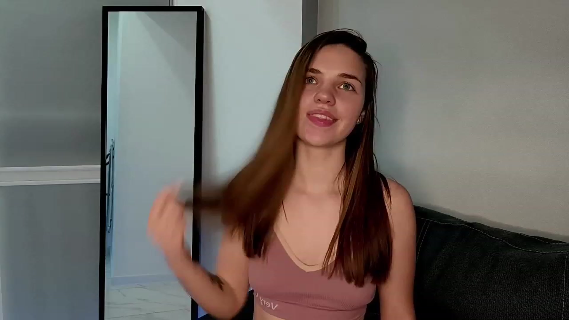 Gallery image thumbnail from AntiLiar's myfreecams stream on, 01/16/2023, 01:08 image 15 of 20