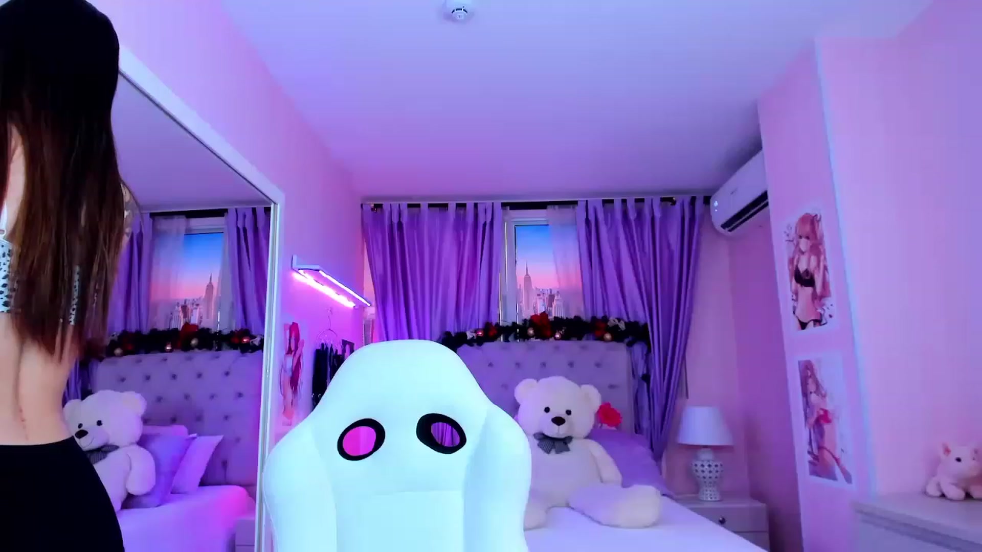 Gallery image thumbnail from Antonella_28_'s myfreecams stream on, 12/28/2022, 21:35 image 20 of 20
