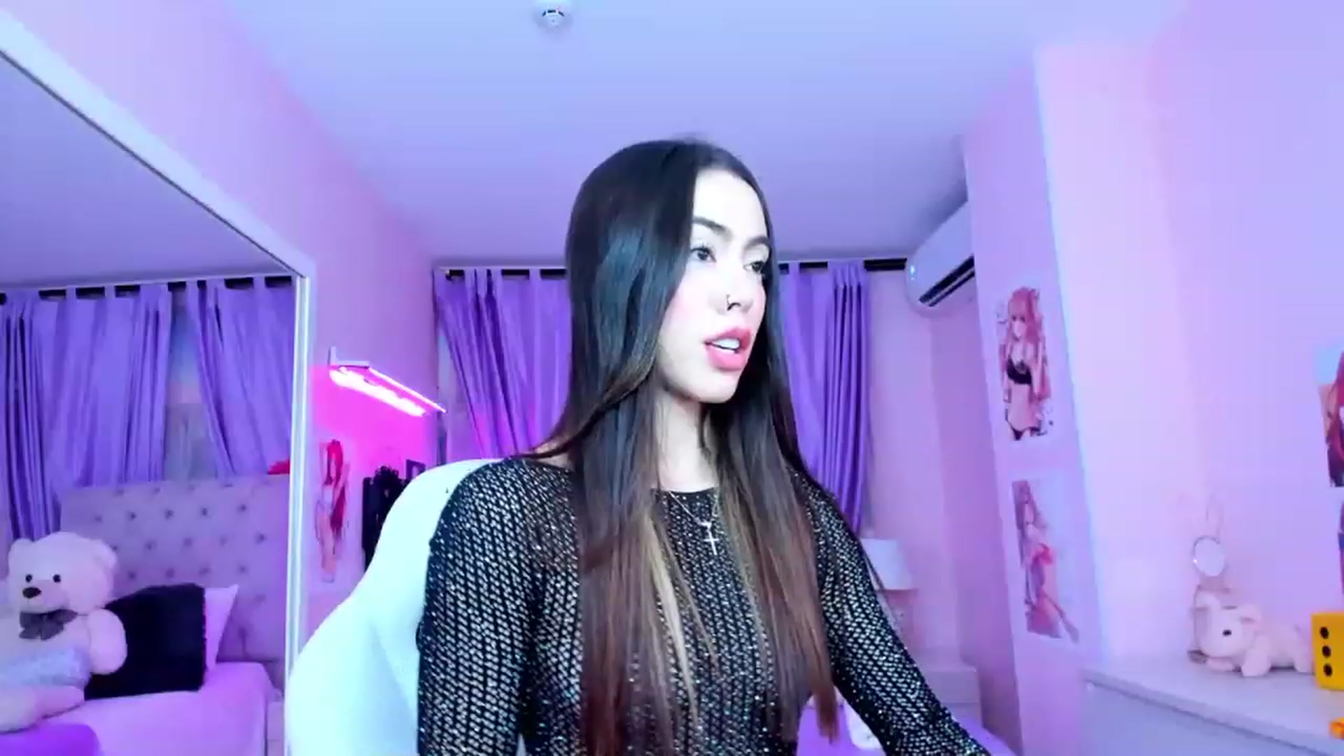 Gallery image thumbnail from Antonella_28_'s myfreecams stream on, 07/26/2023, 22:54 image 7 of 20