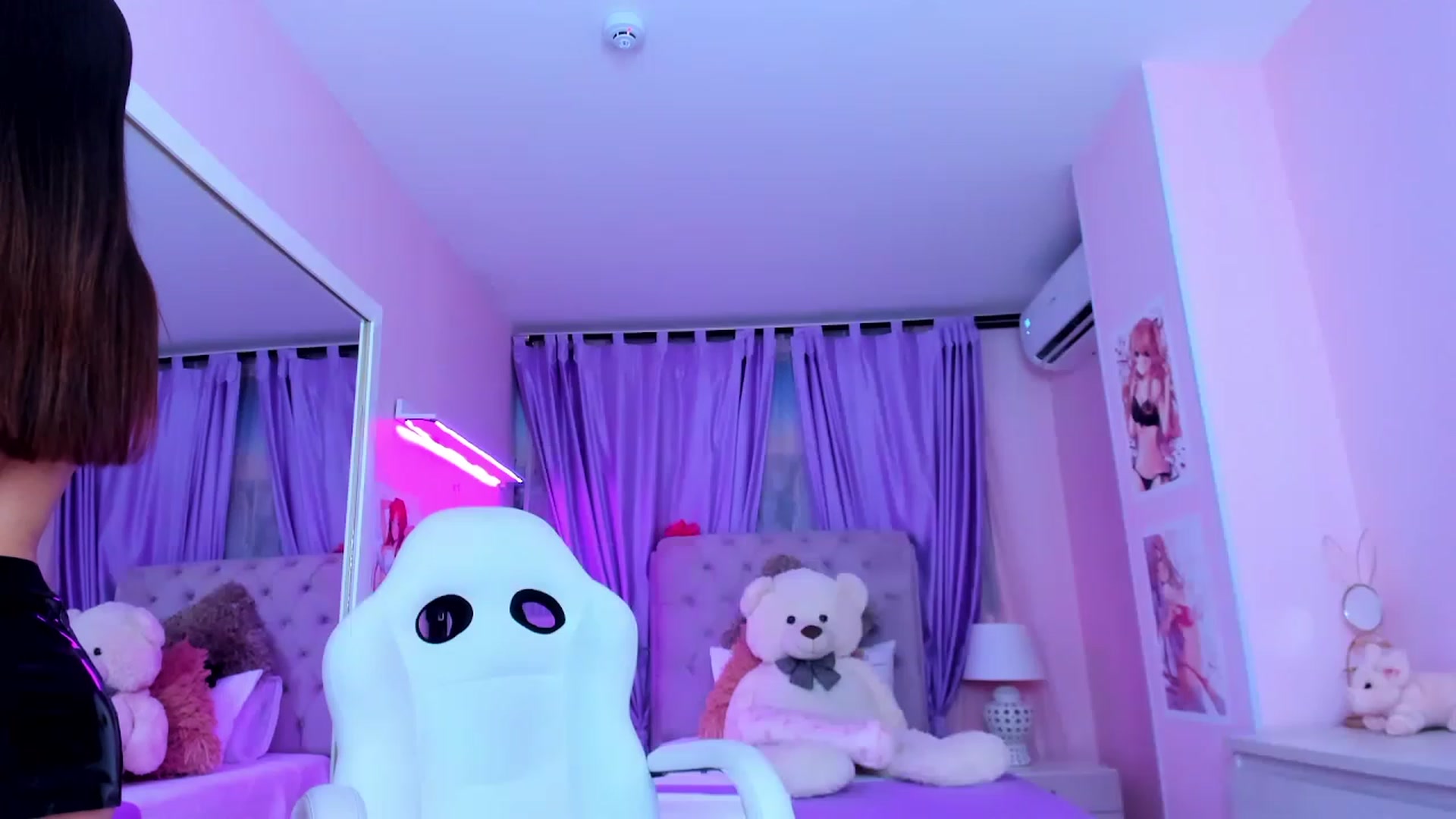 Gallery image thumbnail from Antonella_28_'s myfreecams stream on, 07/28/2023, 23:03 image 11 of 20