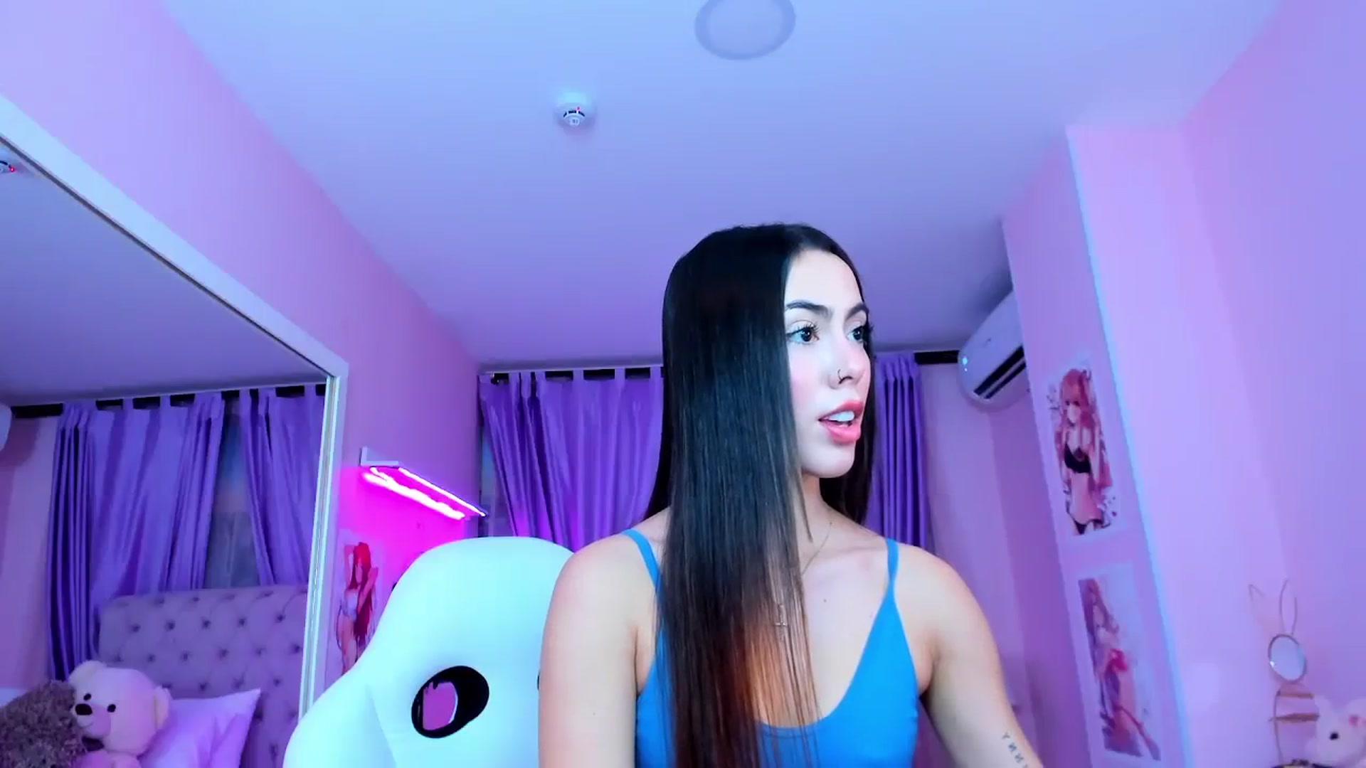 Gallery image thumbnail from Antonella_28_'s myfreecams stream on, 08/02/2023, 23:29 image 15 of 20