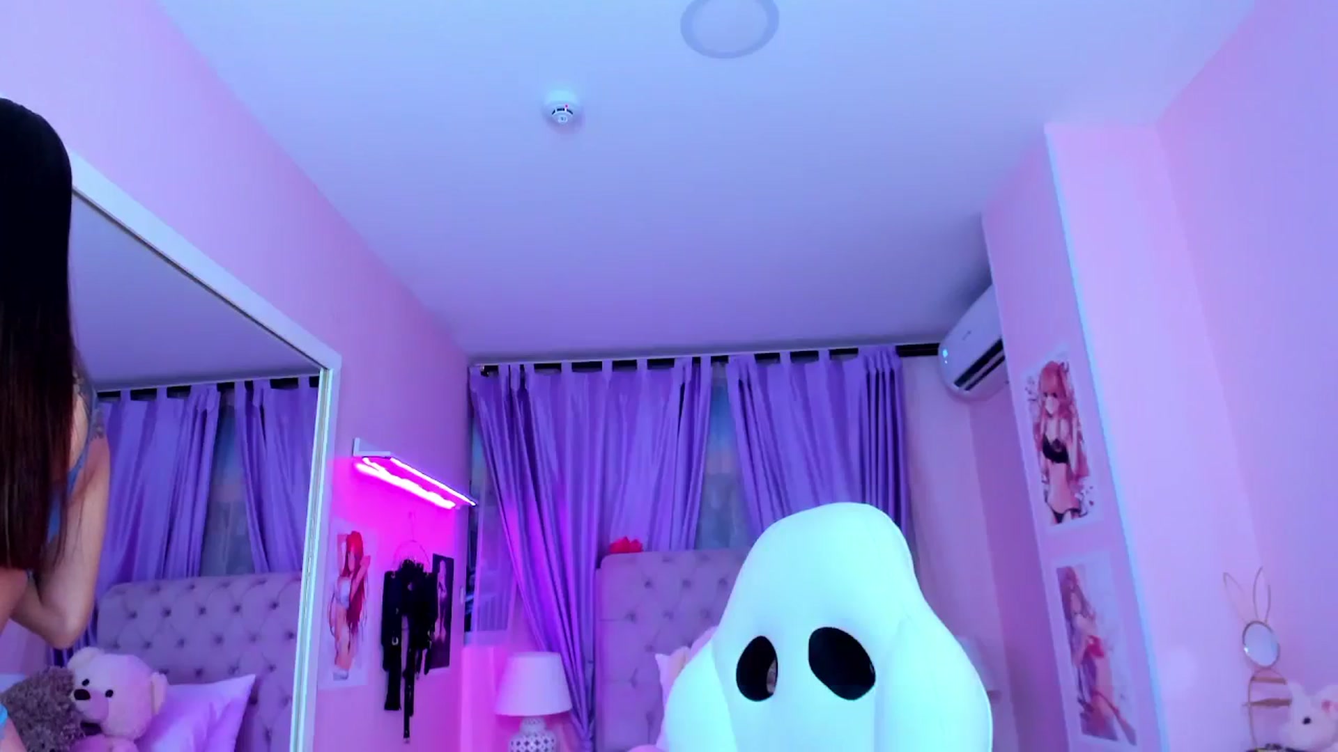 Gallery image thumbnail from Antonella_28_'s myfreecams stream on, 08/02/2023, 23:29 image 18 of 20
